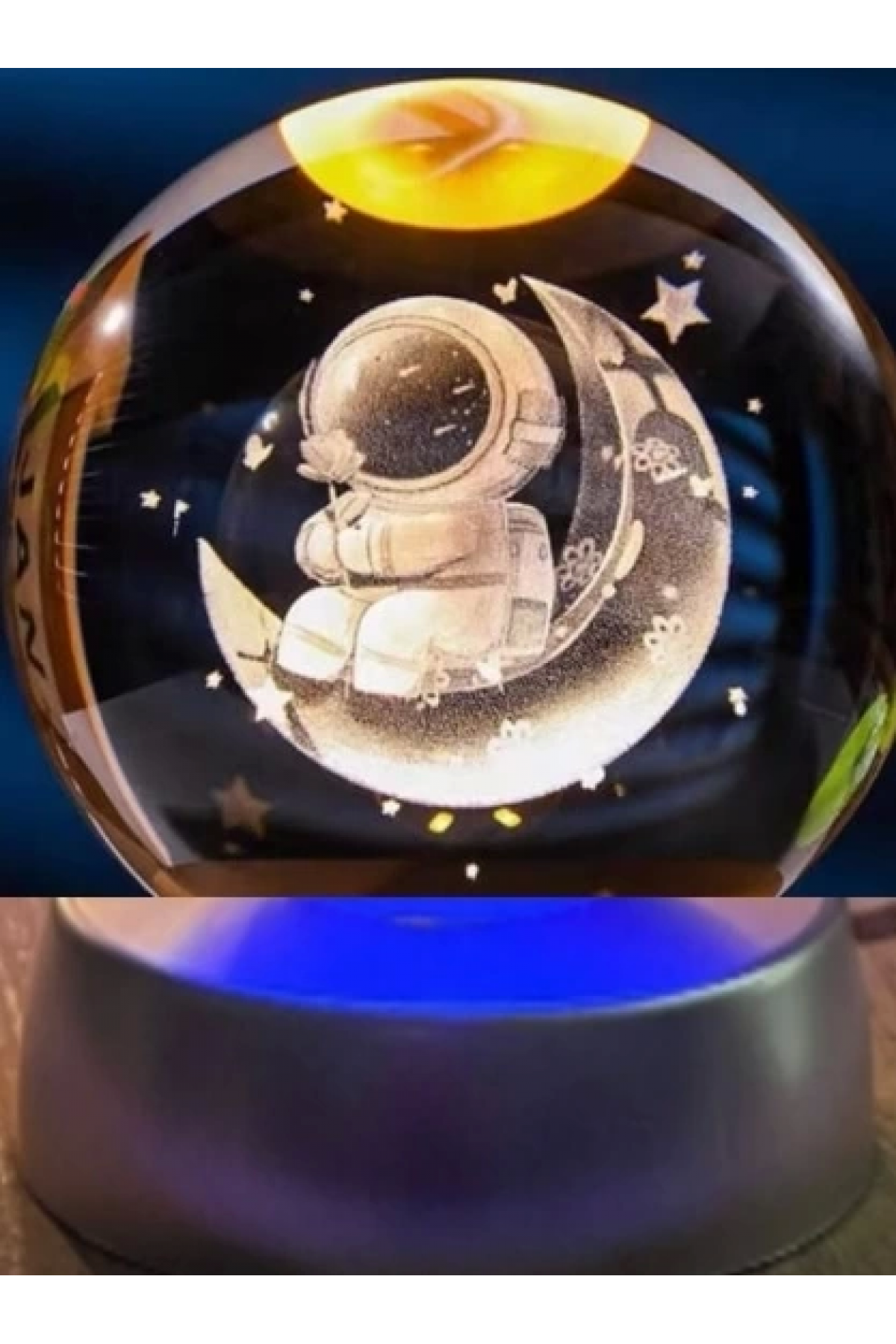 Dekoratif Ay Üstünde Astronot Tasarımlı Plastik Altlıklı Cam Küre - Lisinya Dekoratif Ay Üstünde Astronot Tasarımlı Plastik Altlıklı Cam Küre - Lisinya