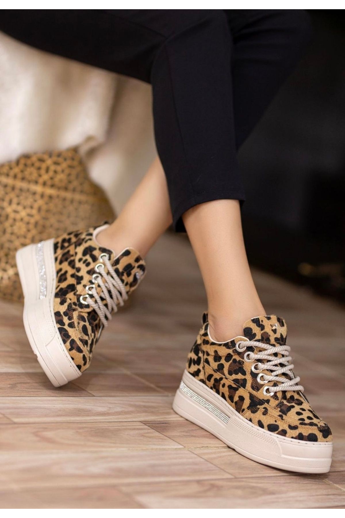 Lulu Leopar Süet Bağcıklı Spor Ayakkabı - Lisinya Lulu Leopar Süet Bağcıklı Spor Ayakkabı - Lisinya