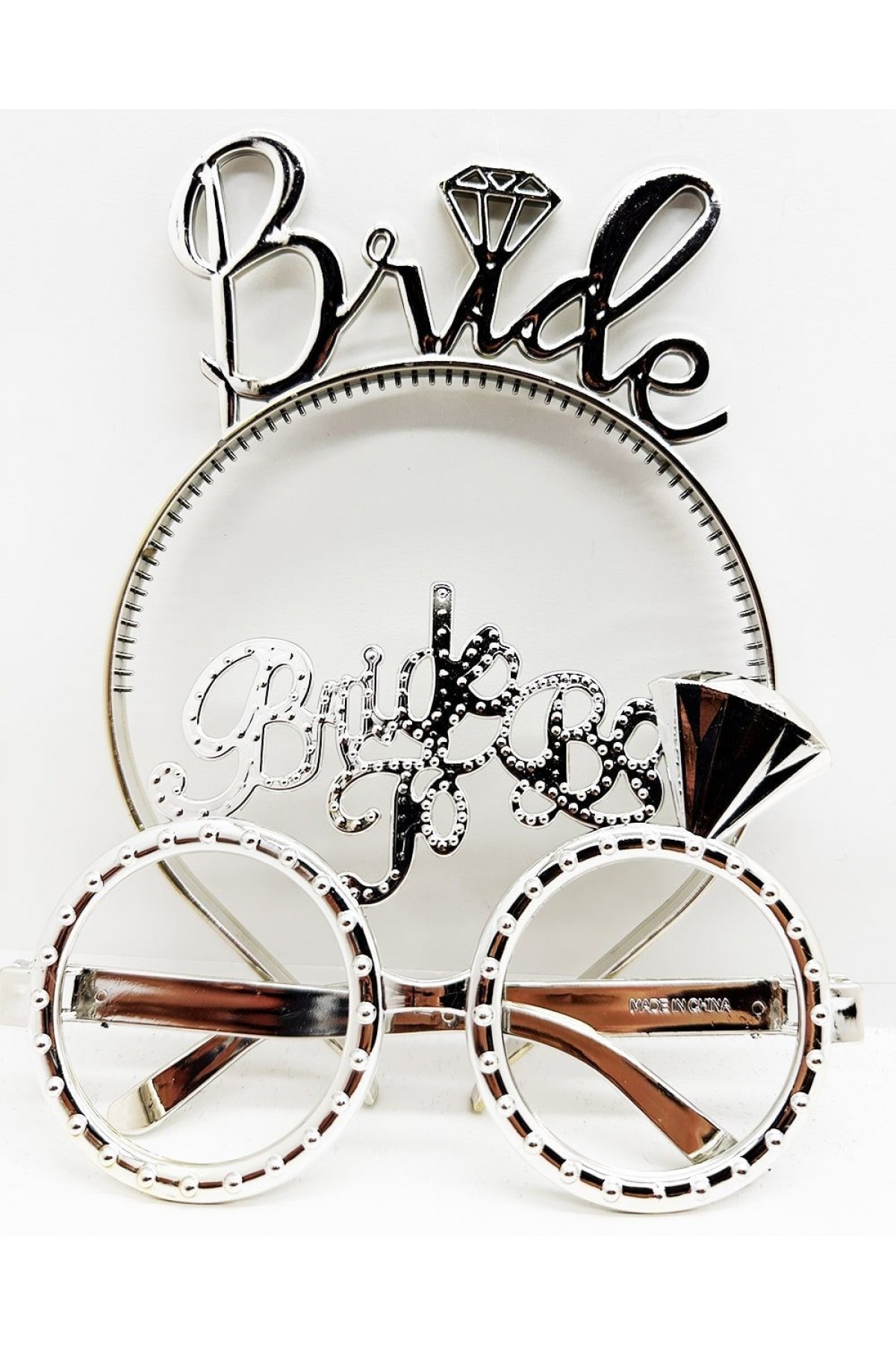 Bride Yazılı Taç ve Bride To Be Yazılı Gözlük Seti Gümüş Renk Bride Yazılı Taç ve Bride To Be Yazılı Gözlük Seti Gümüş Renk (Lisinya)