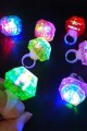 Kristal Tasarımlı Led Glow Işıklı 3 Modlu Gümüş Yüzük 3.5 x 5 cm