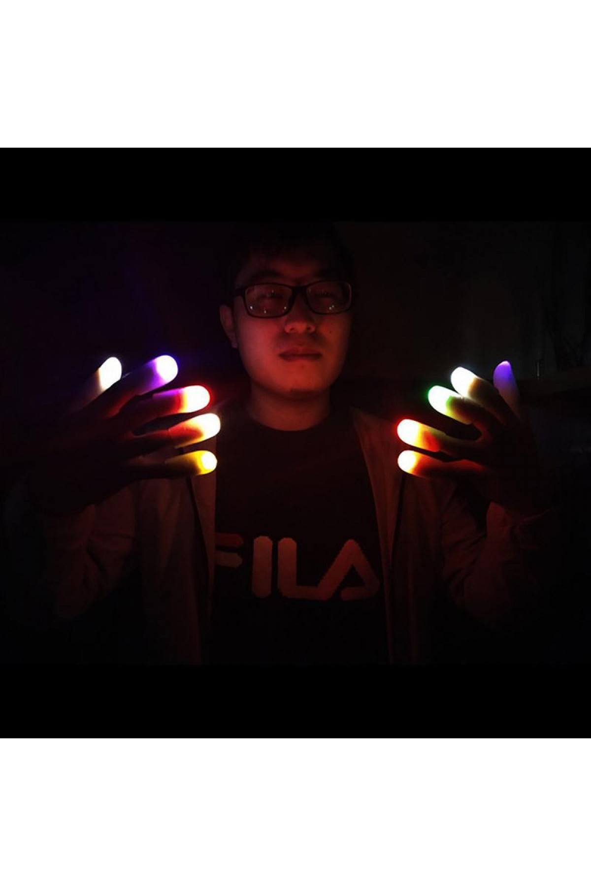 Led Işıklı Renkli Sihirli Parmak Işıklı Parmak Şaka Parmak 1 Adet Led Işıklı Renkli Sihirli Parmak Işıklı Parmak Şaka Parmak 1 Adet (Lisinya)