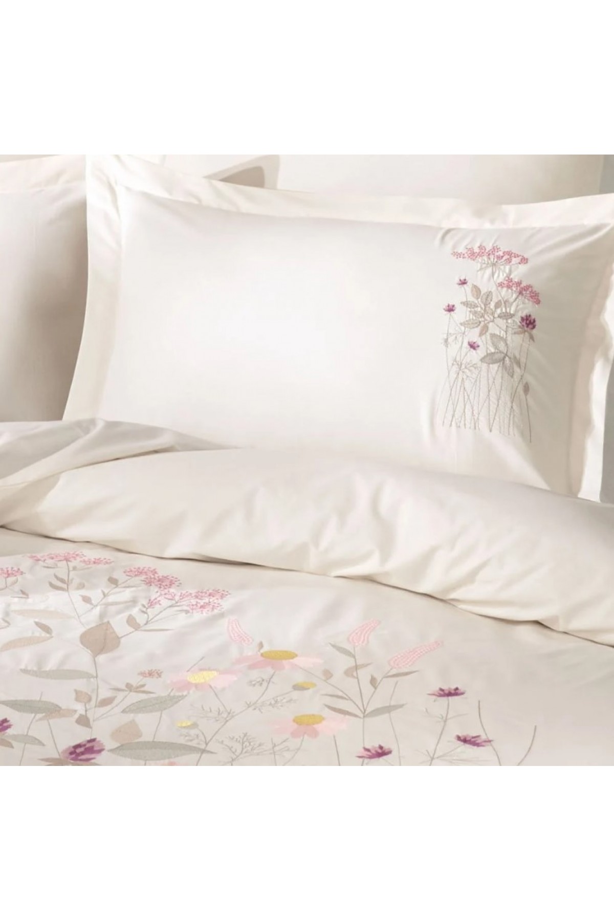 Çift Kişilik Poplin Premium Nakışlı Nevresim Emilia Krem Çift Kişilik Poplin Premium Nakışlı Nevresim Emilia Krem