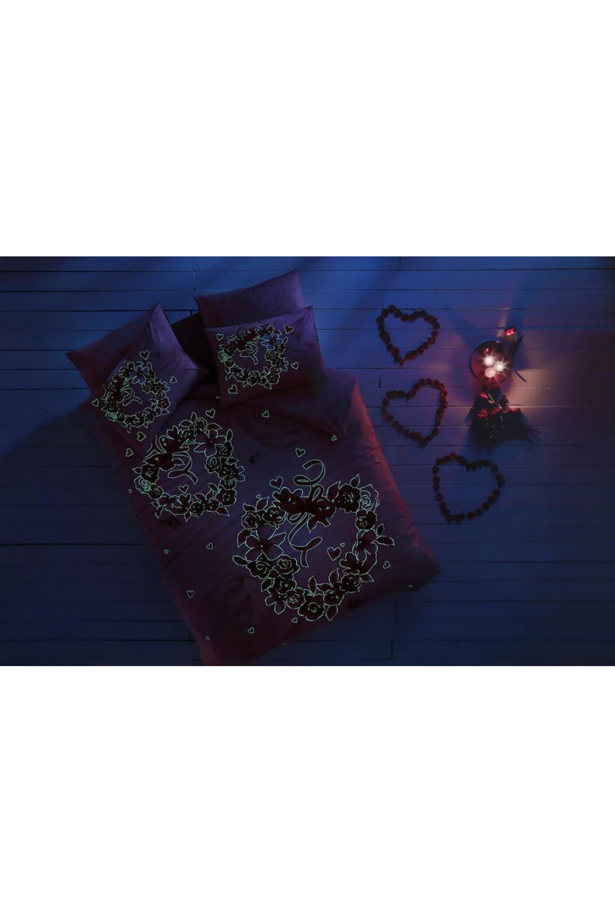 Glow Parlayan Çift Kişilik Ranforce Nevresim Takımı Roses Pembe Glow Parlayan Çift Kişilik Ranforce Nevresim Takımı Roses Pembe