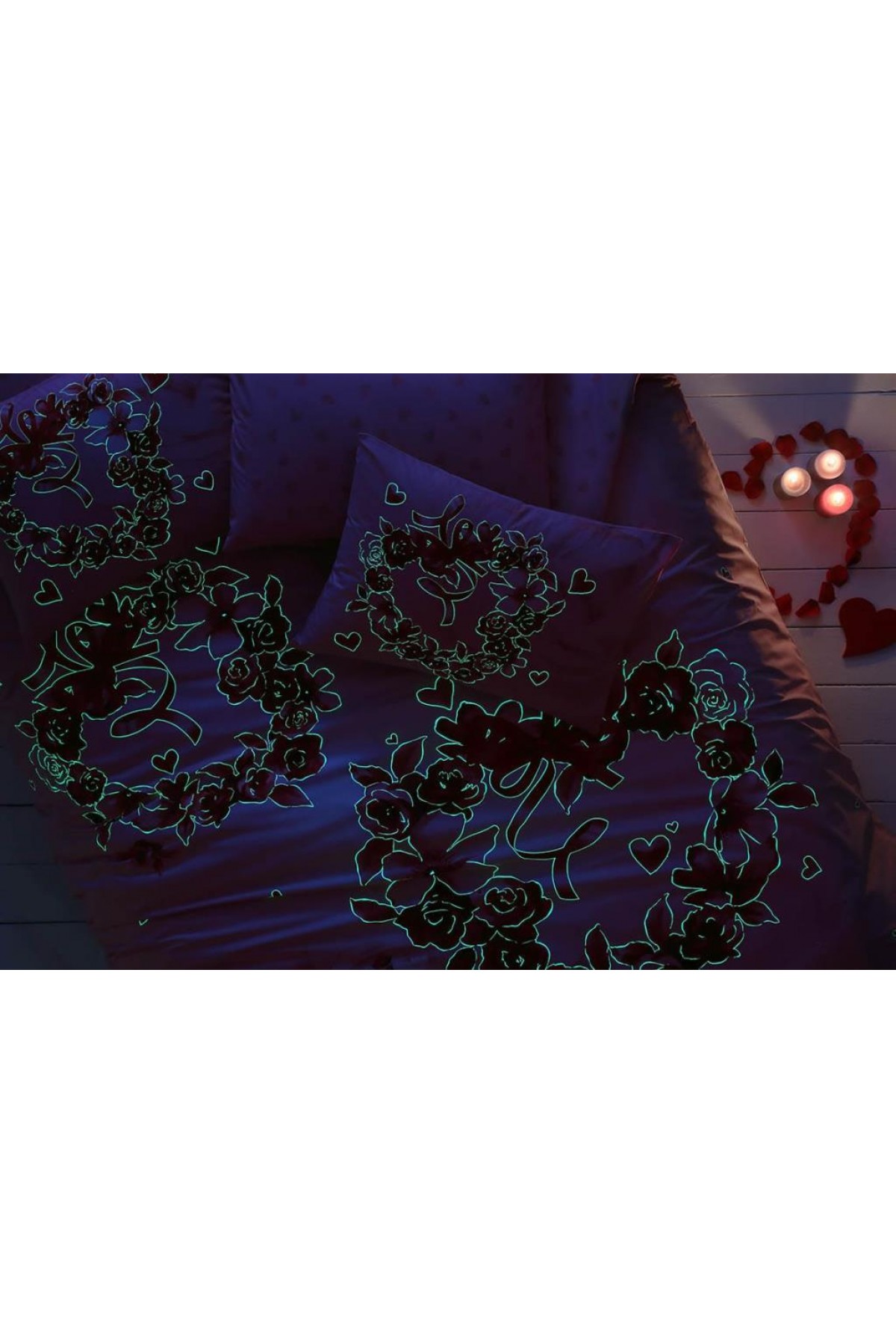 Glow Parlayan Çift Kişilik Ranforce Nevresim Takımı Roses Pembe Glow Parlayan Çift Kişilik Ranforce Nevresim Takımı Roses Pembe