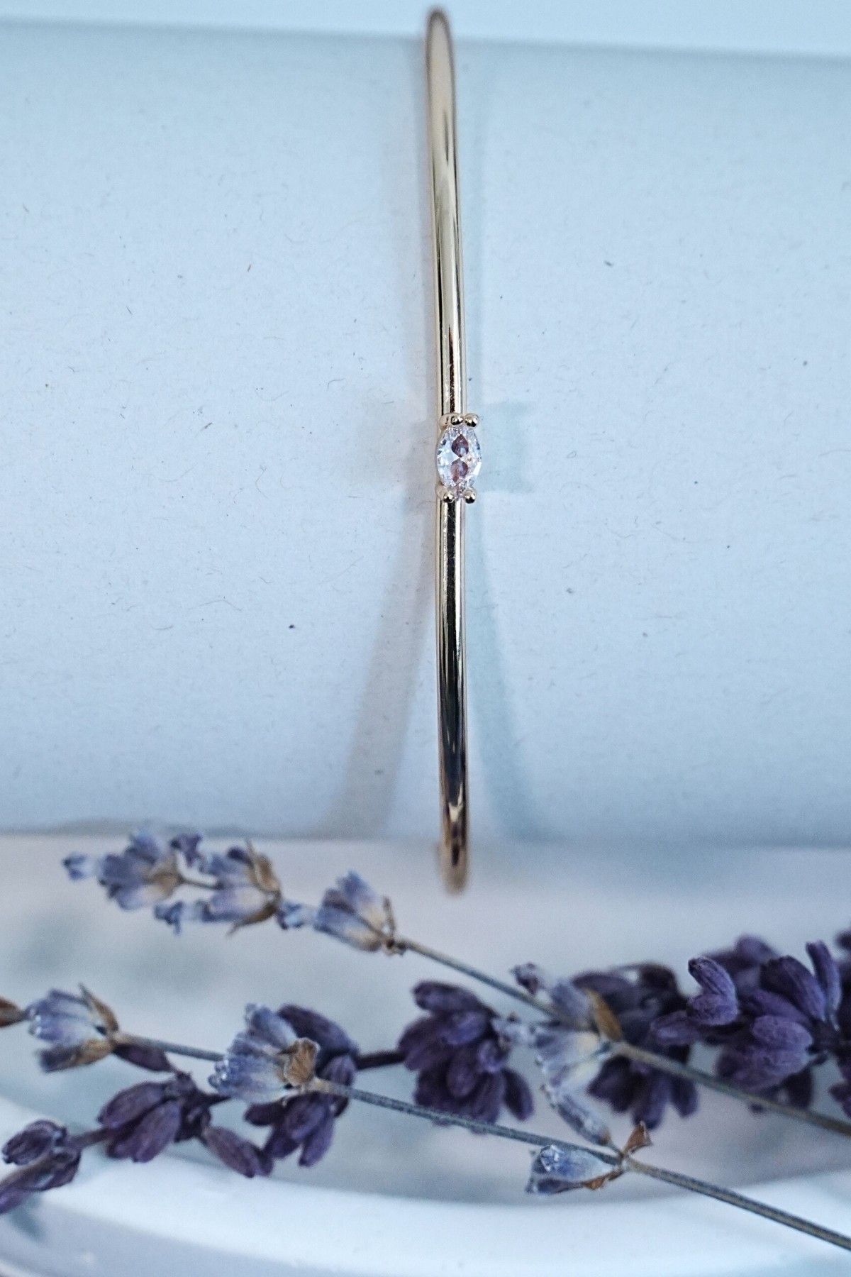 Gold Renk Kelepçe Model Zirkon Taşlı Çelik Bileklik Kaliteli Gold Renk Kelepçe Model Zirkon Taşlı Çelik Bileklik Kaliteli