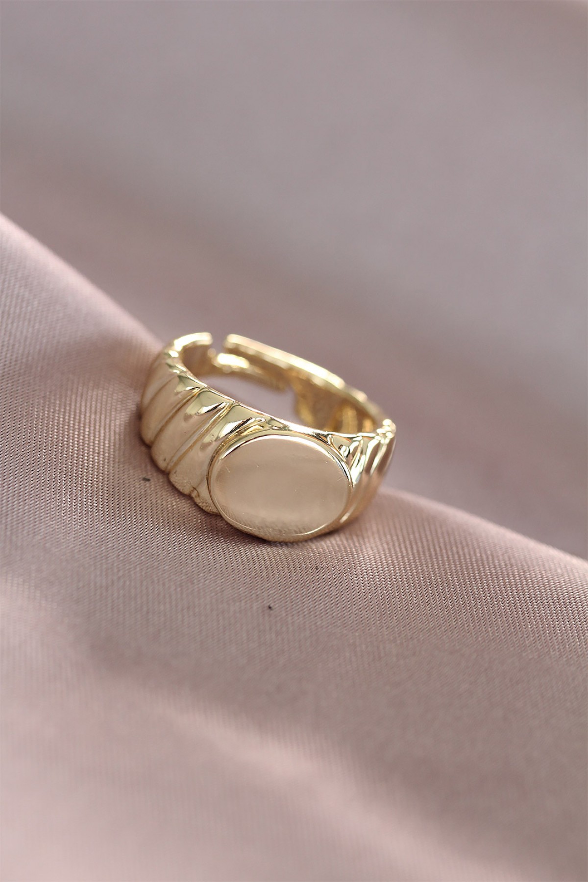 Gold Metal Kadın Yüzük - Lisinya