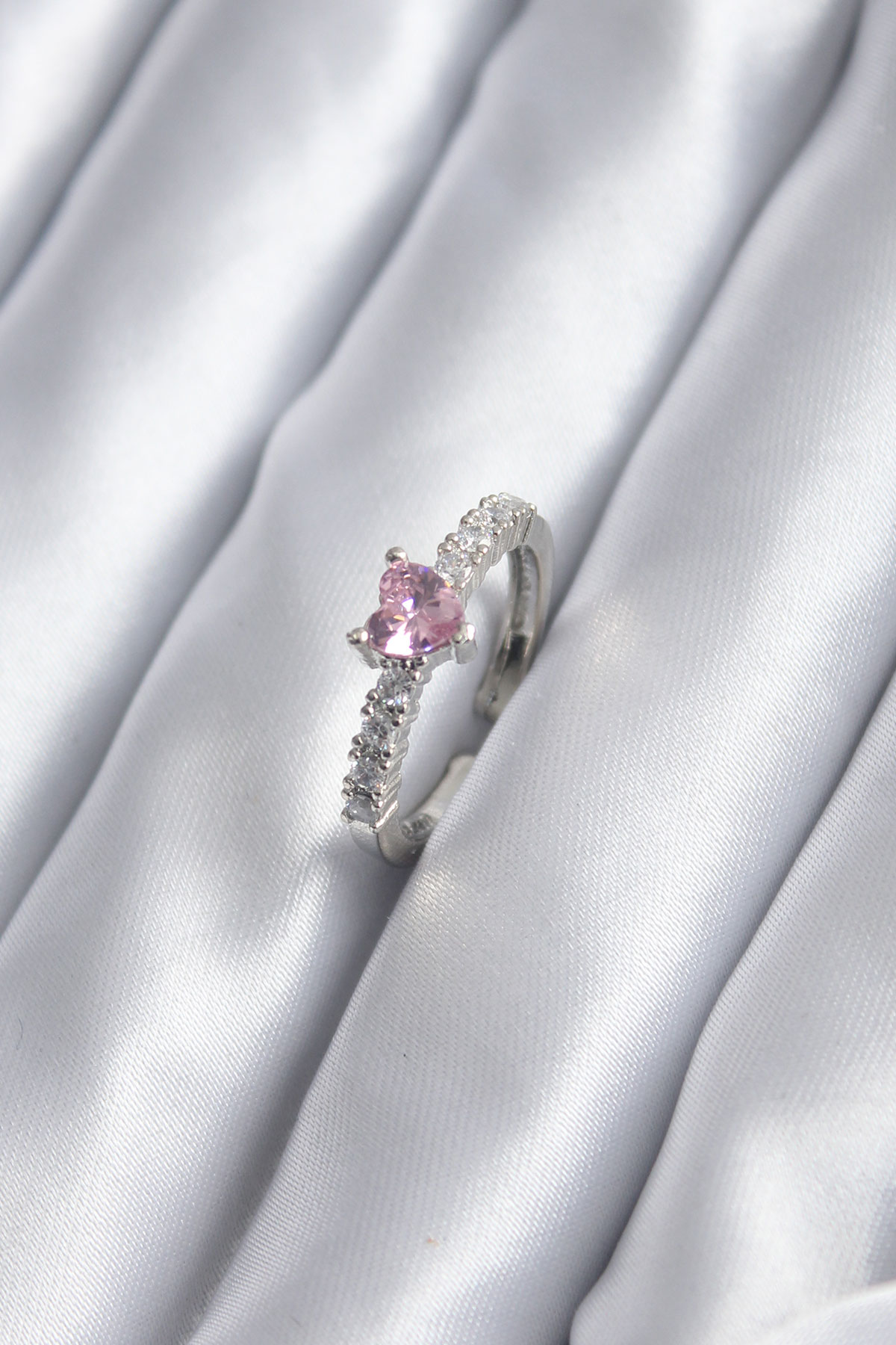 Gümüş Renk Zirkon Taşlı Pembe Kristal Kalp Model Kadın Yüzük - Lisinya