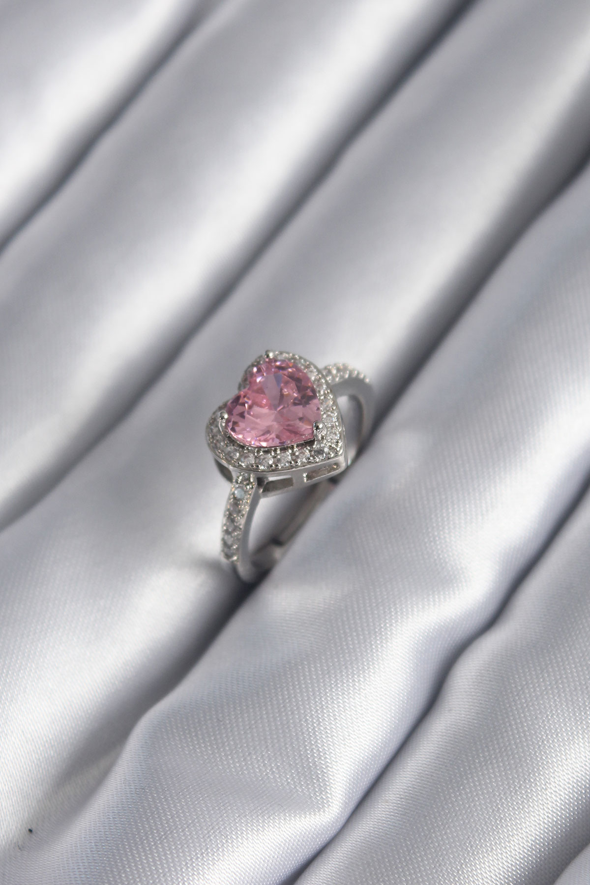 Gümüş Renk Pembe Zirkon Taşlı Charm Kalp Model Kadın Yüzük - Lisinya Gümüş Renk Pembe Zirkon Taşlı Charm Kalp Model Kadın Yüzük - Lisinya