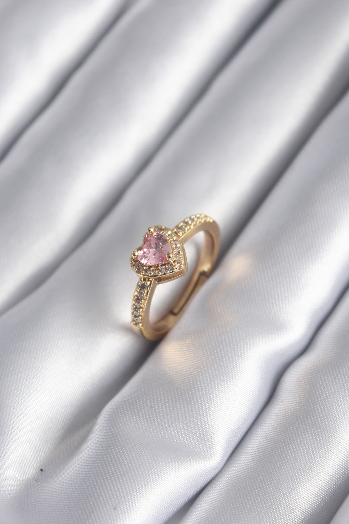 Pirinç Gold Renk Pembe Zirkon Taş Kalp Charm Model Kadın Yüzük - Lisinya Pirinç Gold Renk Pembe Zirkon Taş Kalp Charm Model Kadın Yüzük - Lisinya