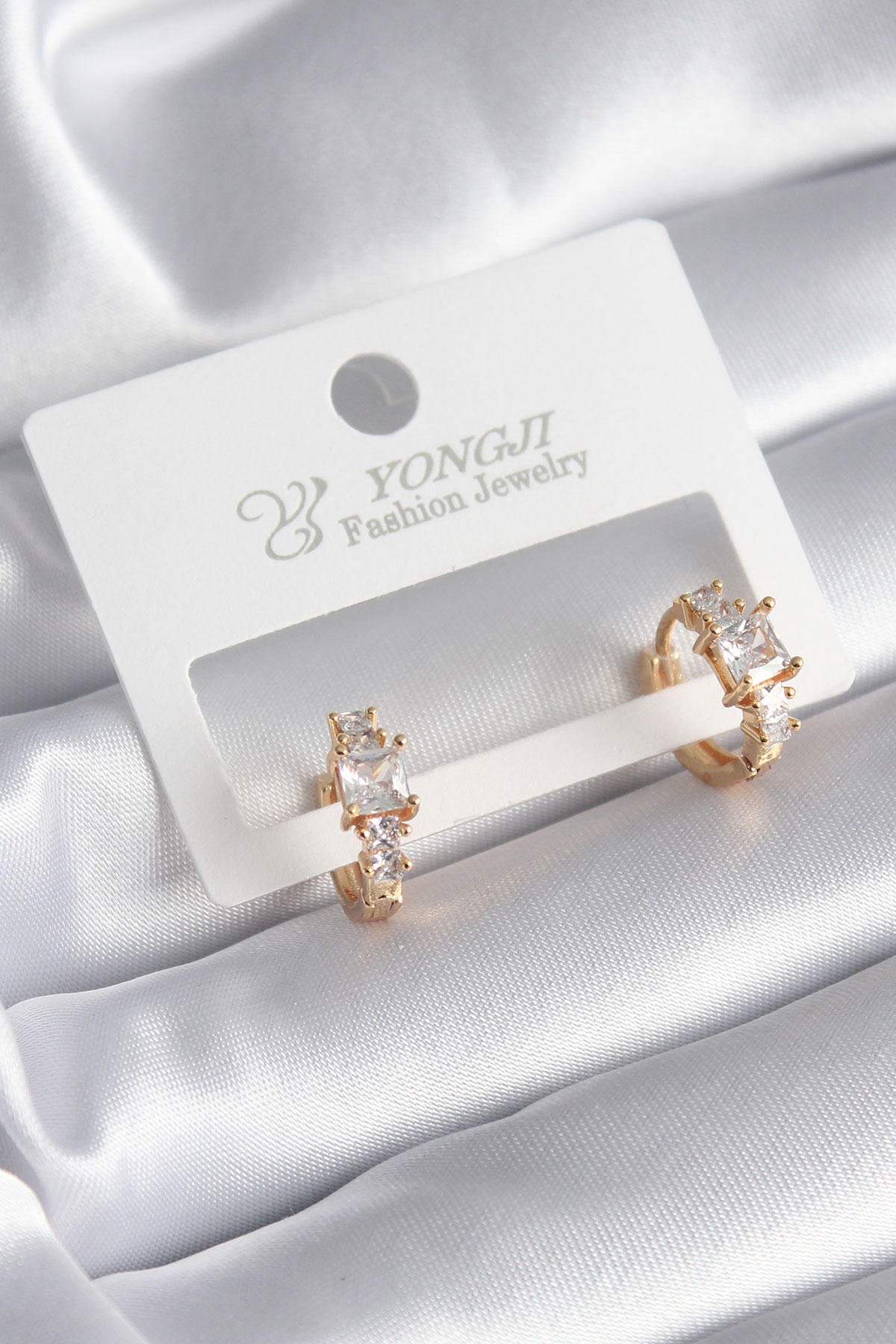 Pirinç Gold Renk Zirkon Taşlı Kadın Küpe - Lisinya