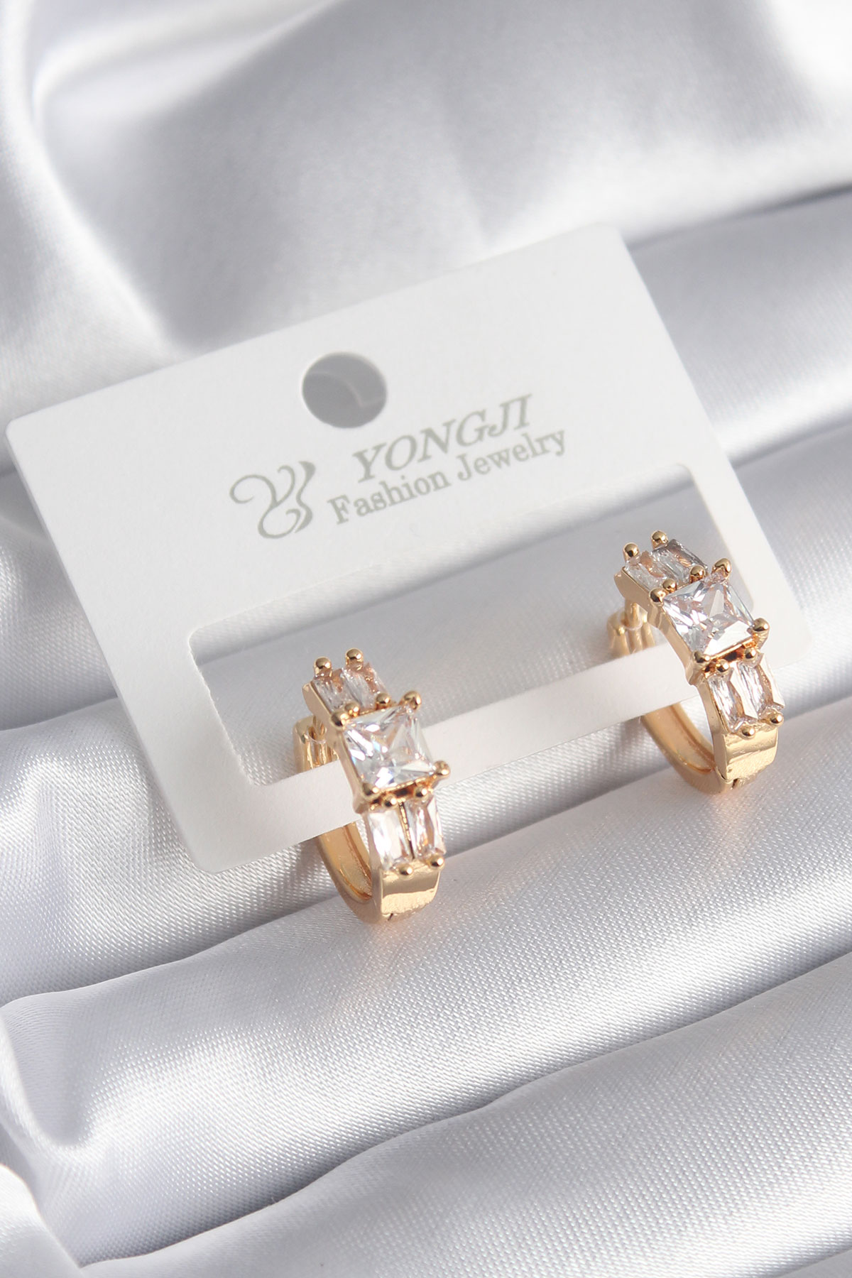 Pirinç Gold Renk Kare Zirkon Taşlı Kadın Küpe - Lisinya