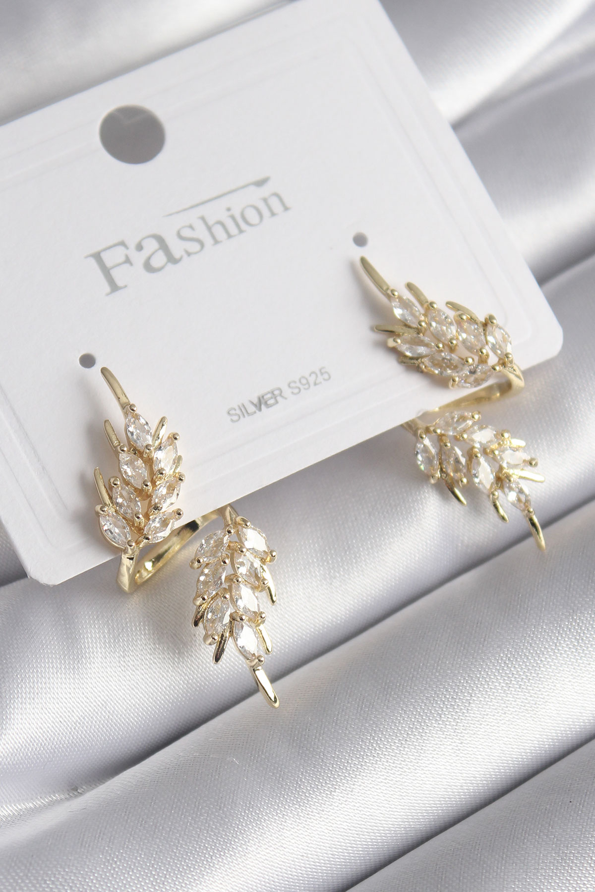 Pirinç Gold Renk Zirkon Taşlı Yaprak Model Kadın Küpe - Lisinya