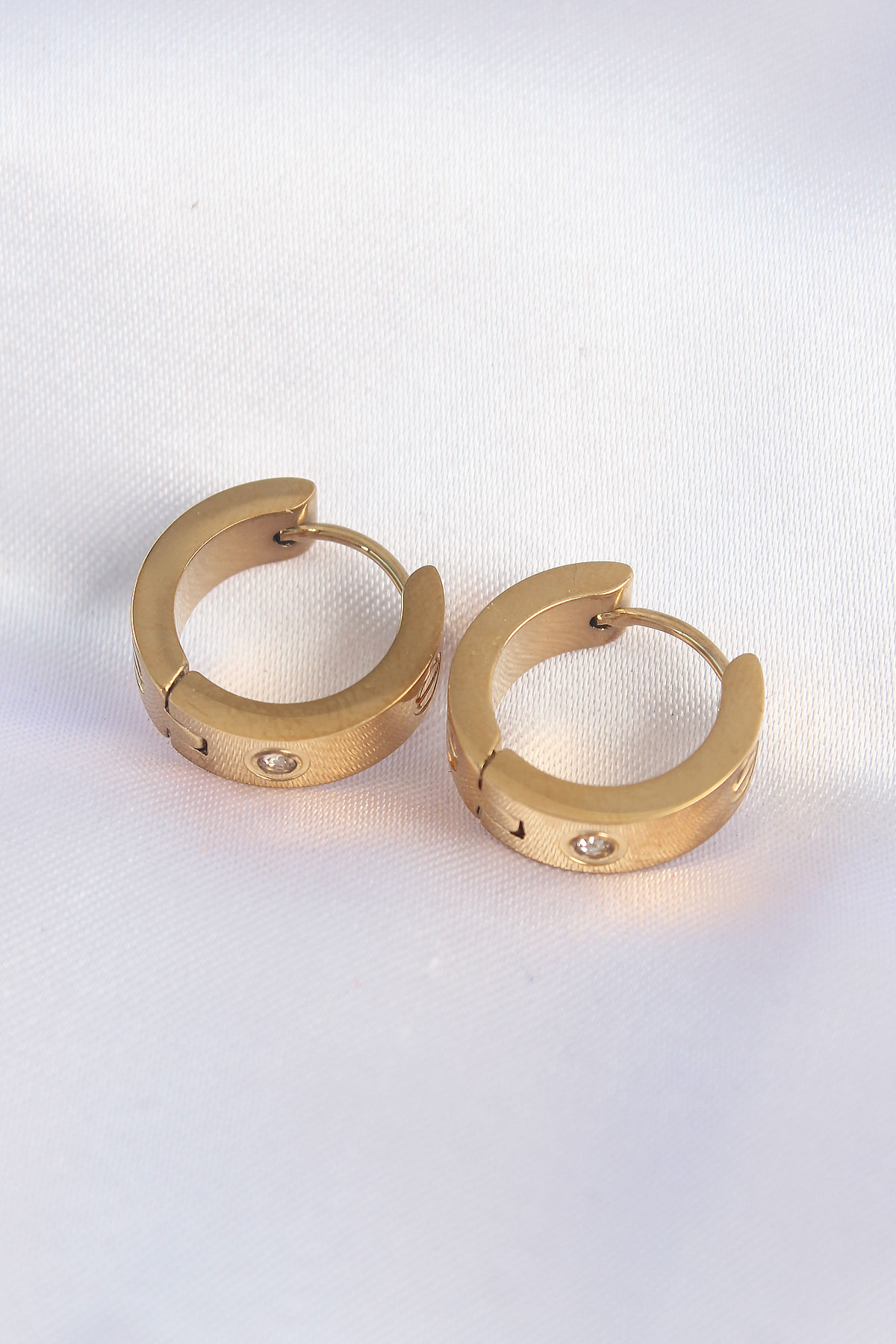 316L Çelik Gold Renk Zirkon Taşlı Minimal Model Halka Küpe - Lisinya