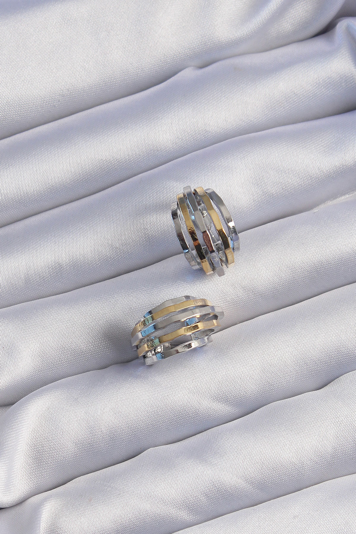 Pirinç Gold Gümüş Renkli Oval Çoklu Görünümlü Minimal Küpe - Lisinya