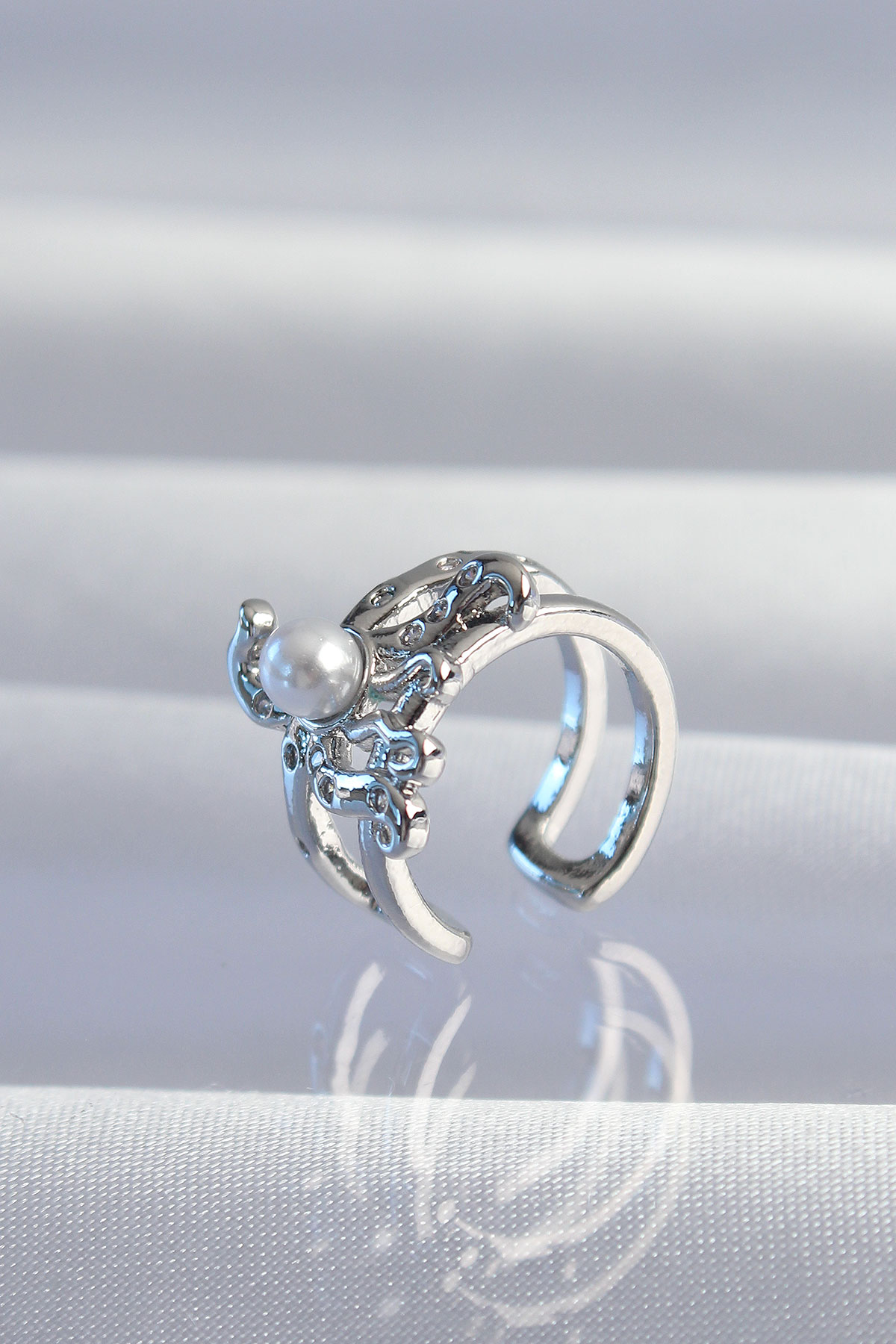 Pirinç Gümüş Renk İncili Ahtapot Earcuff Küpe - Lisinya