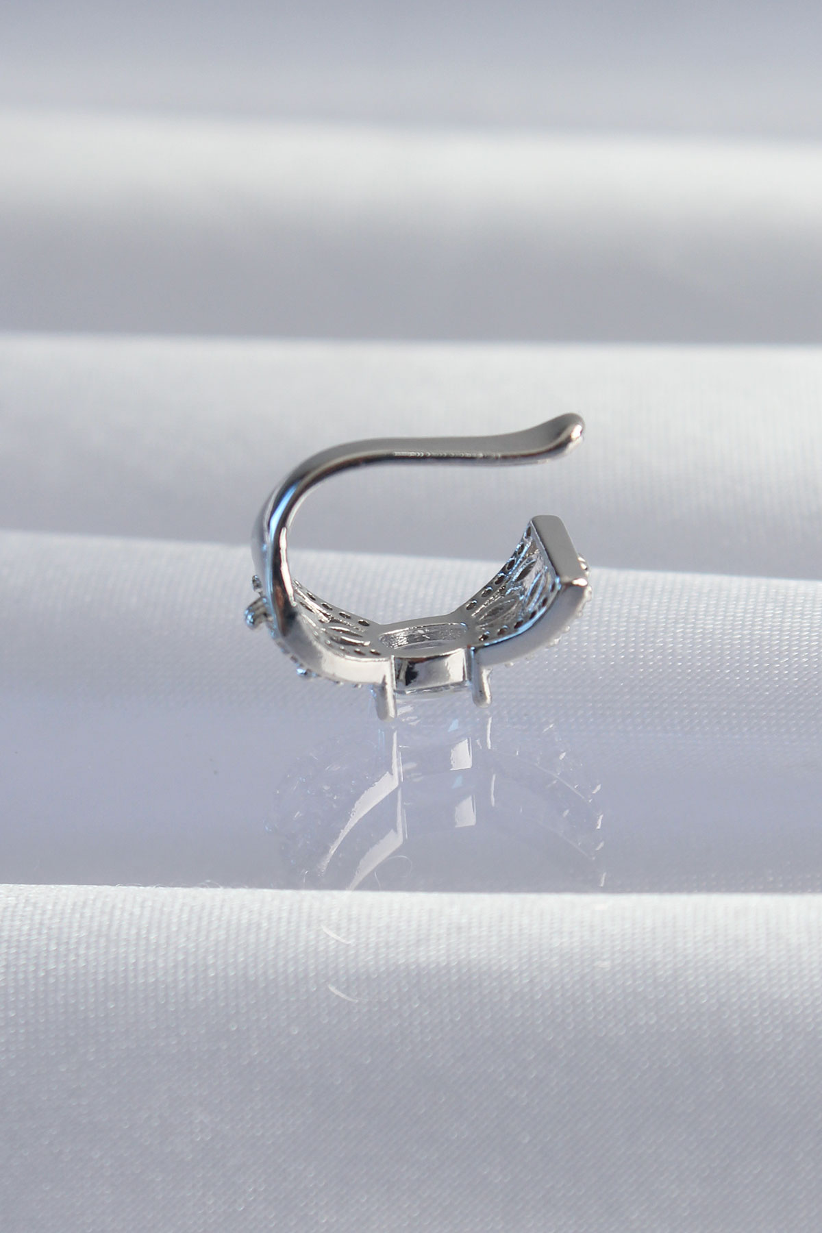 Pirinç Gümüş Renk Zirkon Taş Kaplama Earcuff Küpe - Lisinya