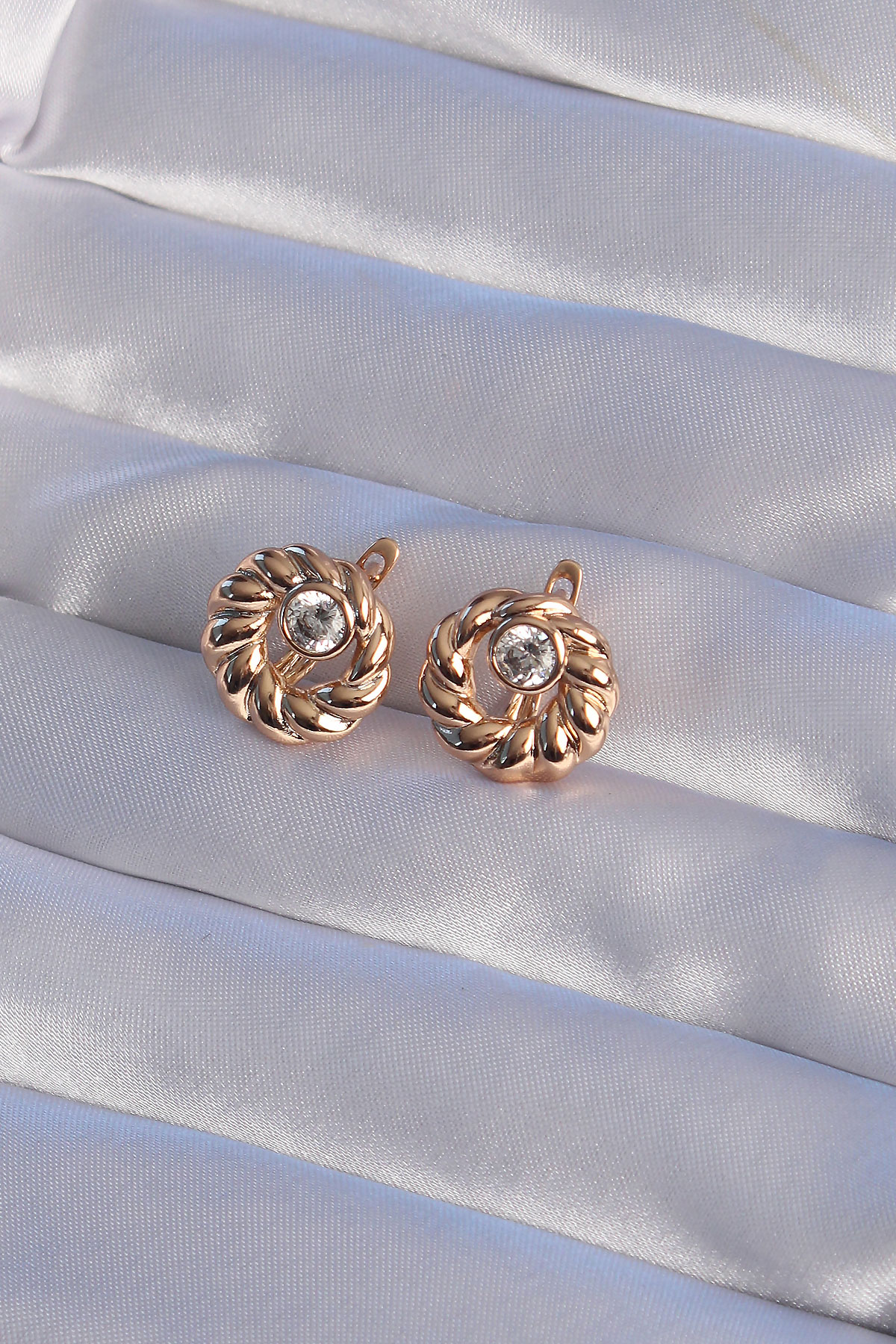 XUPİNG Rose Renk Oval Zirkon Taşlı Burgu Model Küpe - Lisinya