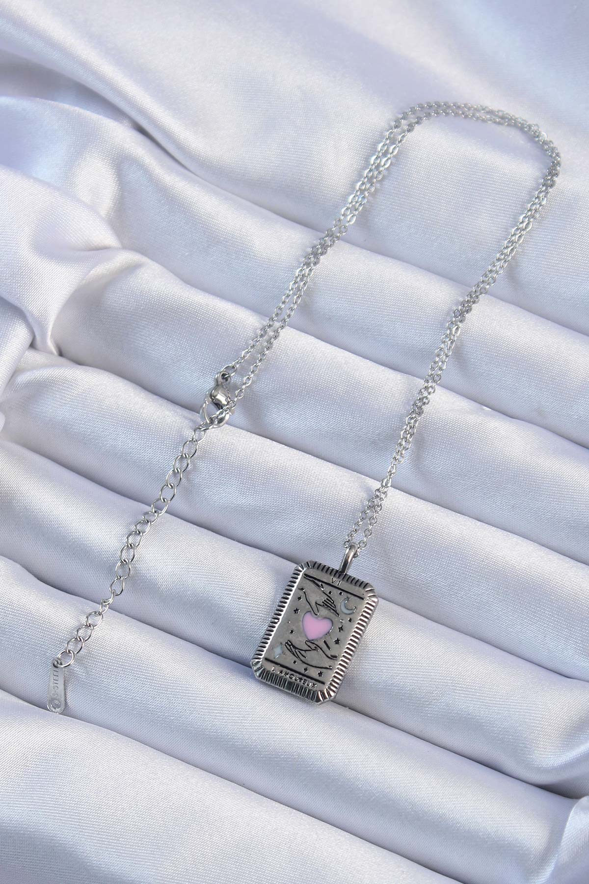 316L Çelik Zincir Eskitme Gümüş Renk Pembe Mineli Kalp Figürlü Tarot Kolye - Lisinya