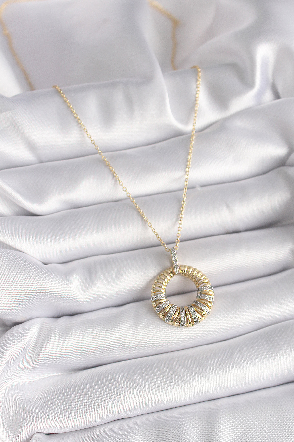 316L Çelik Gold Renk Zincir Gümüş Zirkon Taşlı Daire Model Kadın Kolye - Lisinya