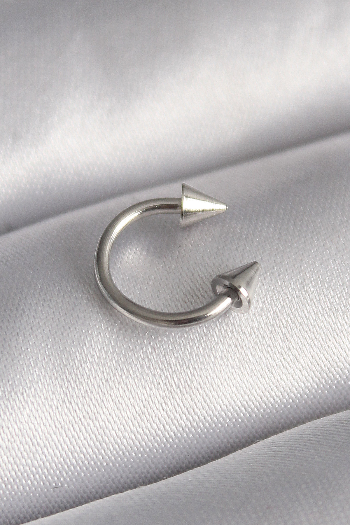 316L Çelik Gümüş Renk Halka Çivi Model Kadın Piercing - Lisinya
