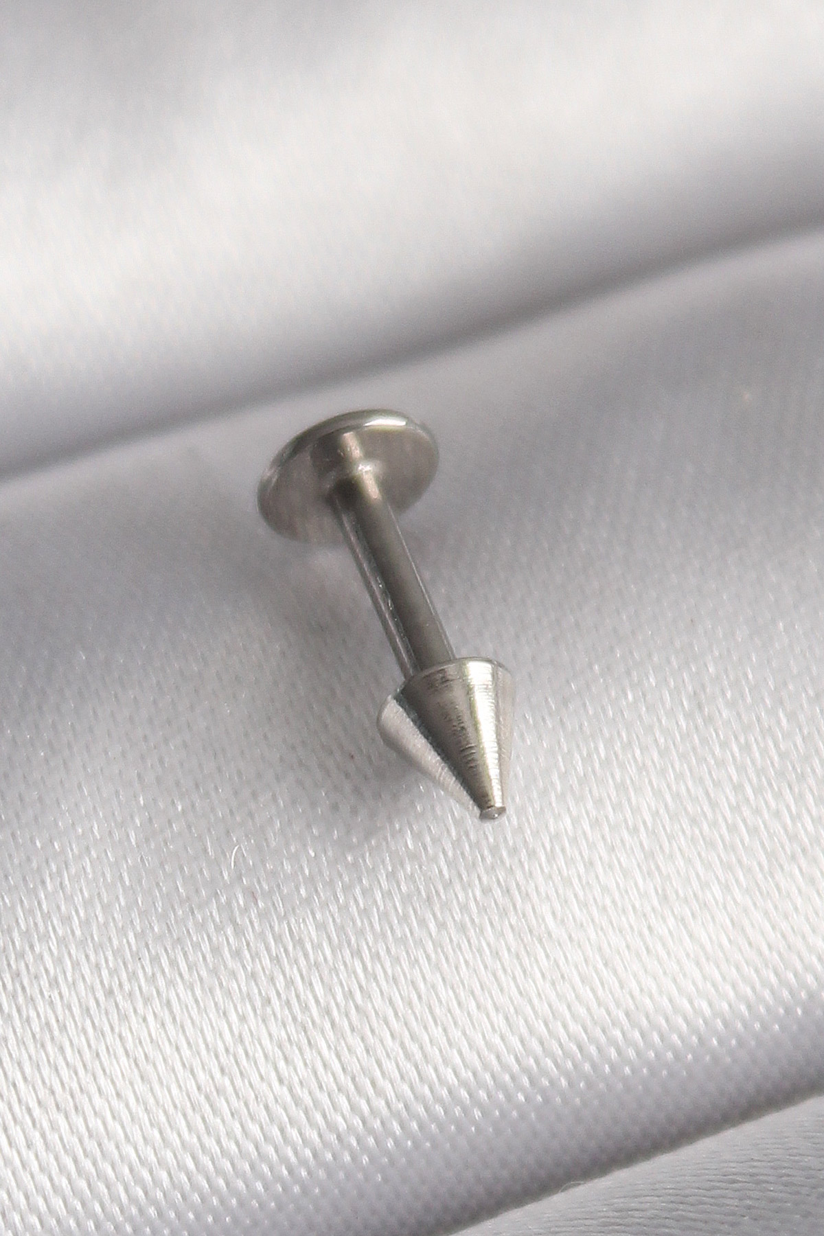 316L Çelik Gümüş Renk Çivi Model Piercing - Lisinya