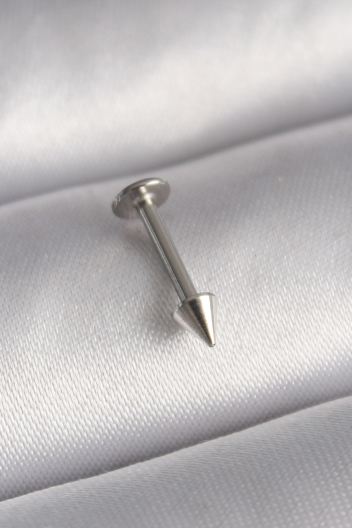 316L Çelik Gümüş Renk Çivi Model Piercing - Lisinya