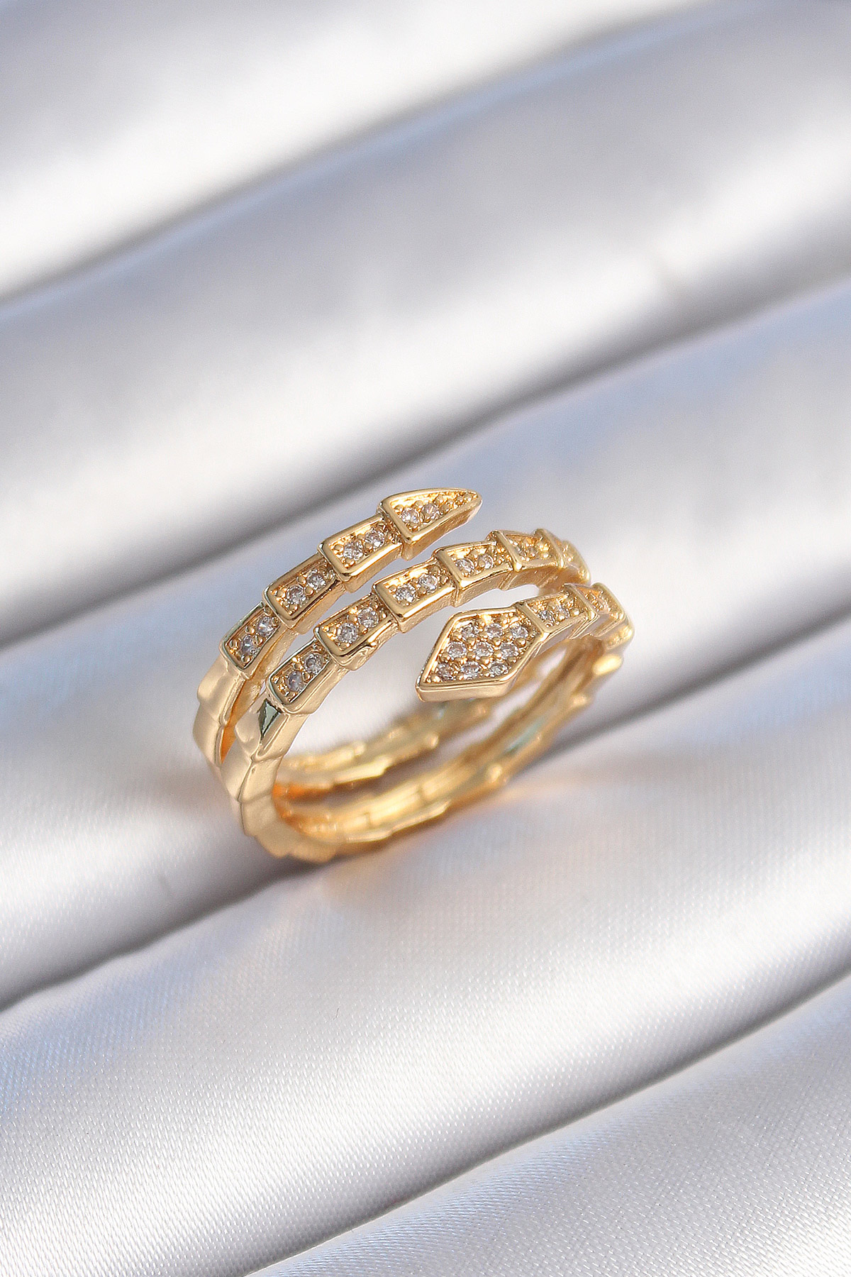 Pirinç Gold Renk Zirkon Taşlı Yılan Model Kadın Yüzük - Lisinya