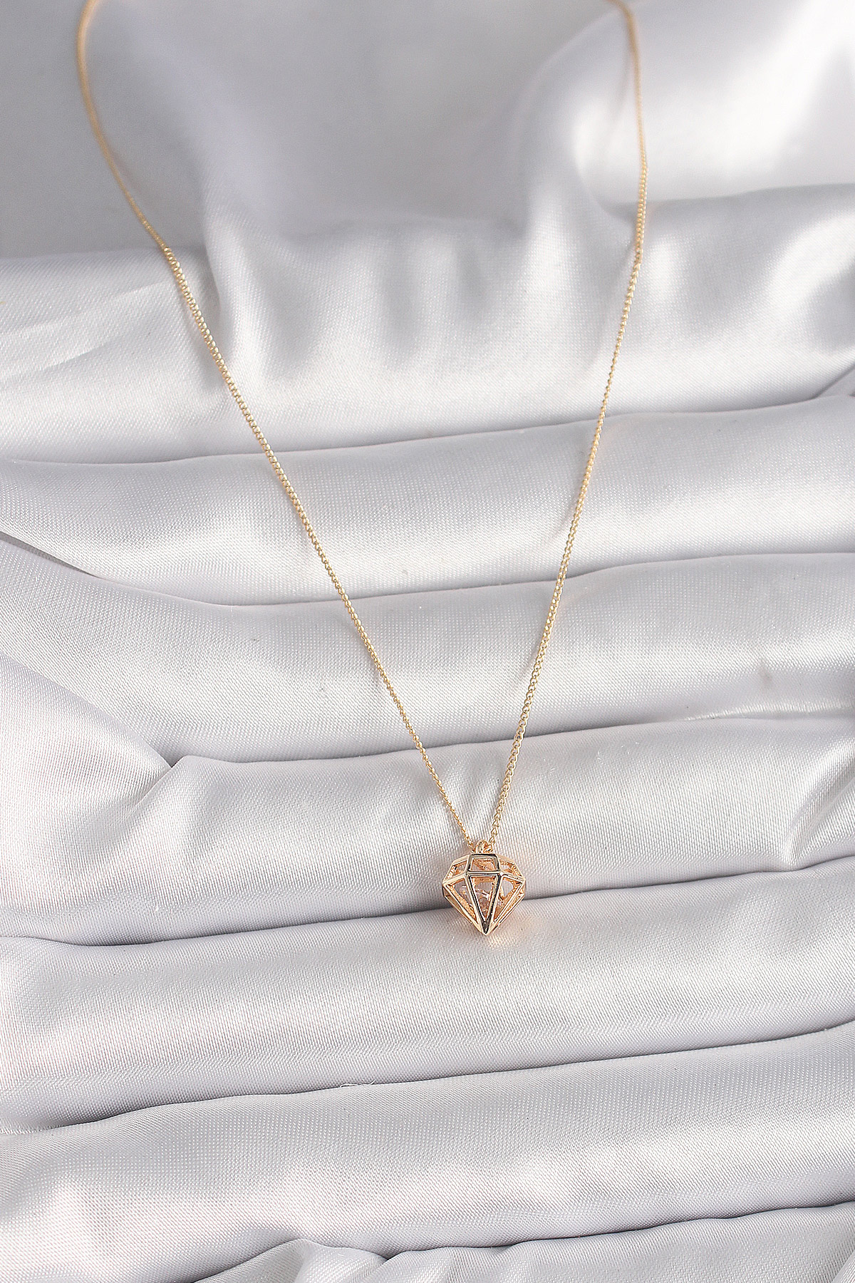 Pirinç Gold Renk 3D Zirkon Taşlı Elmas Model Kadın Kolye - Lisinya
