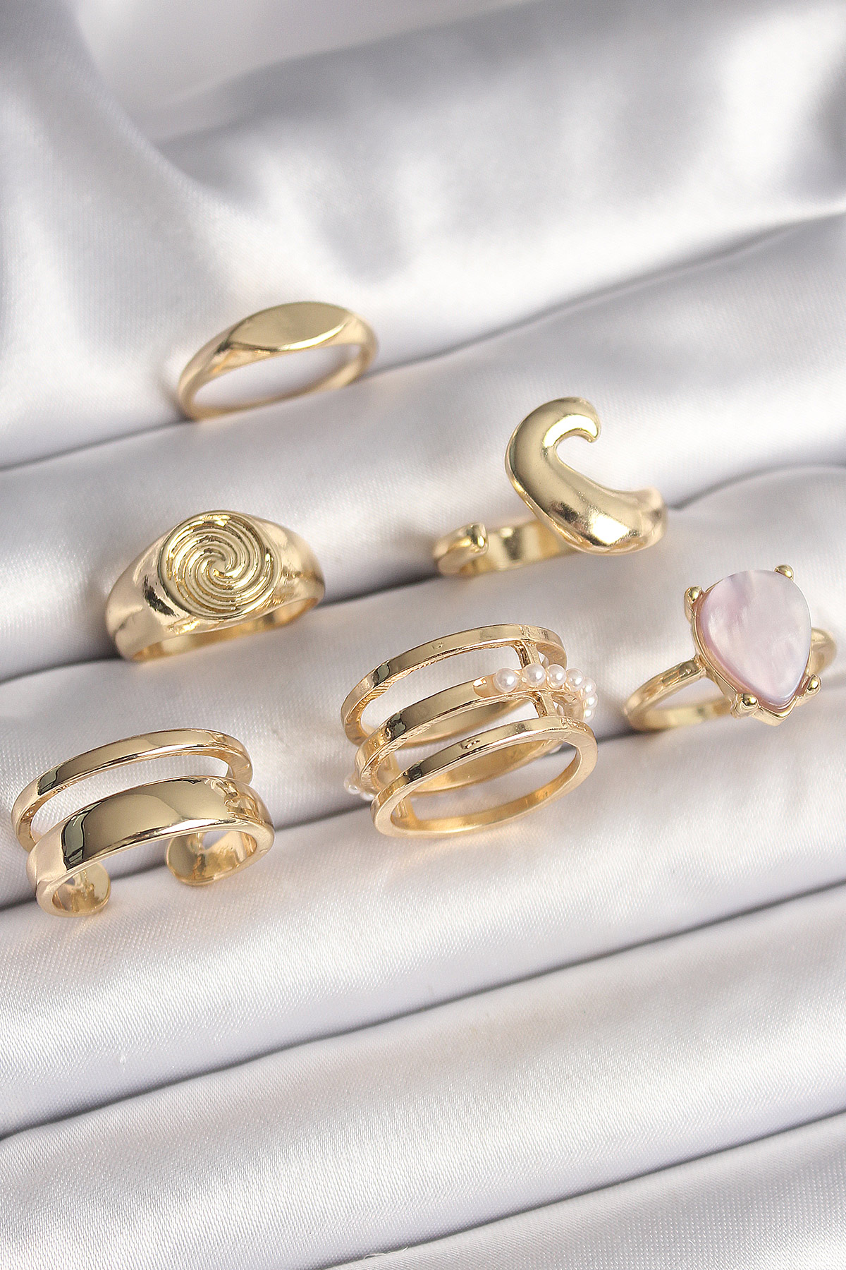 Pirinç Gold Renk Pembe Damla Mineli Sarmal İşleme Detaylı 6'Lı Kadın Yüzük Seti - Lisinya