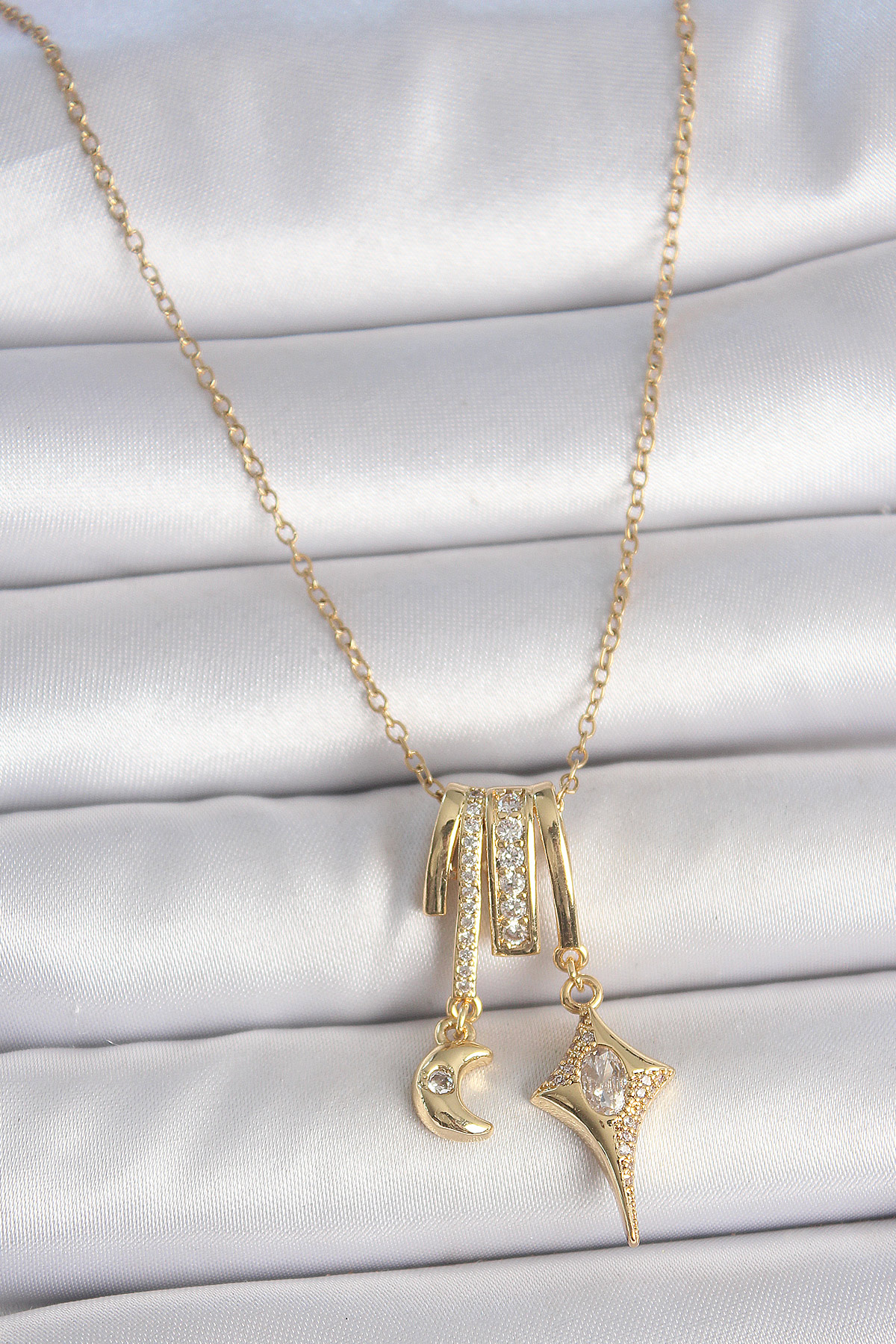 316L Çelik Gold Renk Zirkon Taşlı Sallantı Ay Yıldız Figür Charm Kadın Kolye - Lisinya 316L Çelik Gold Renk Zirkon Taşlı Sallantı Ay Yıldız Figür Charm Kadın Kolye - Lisinya