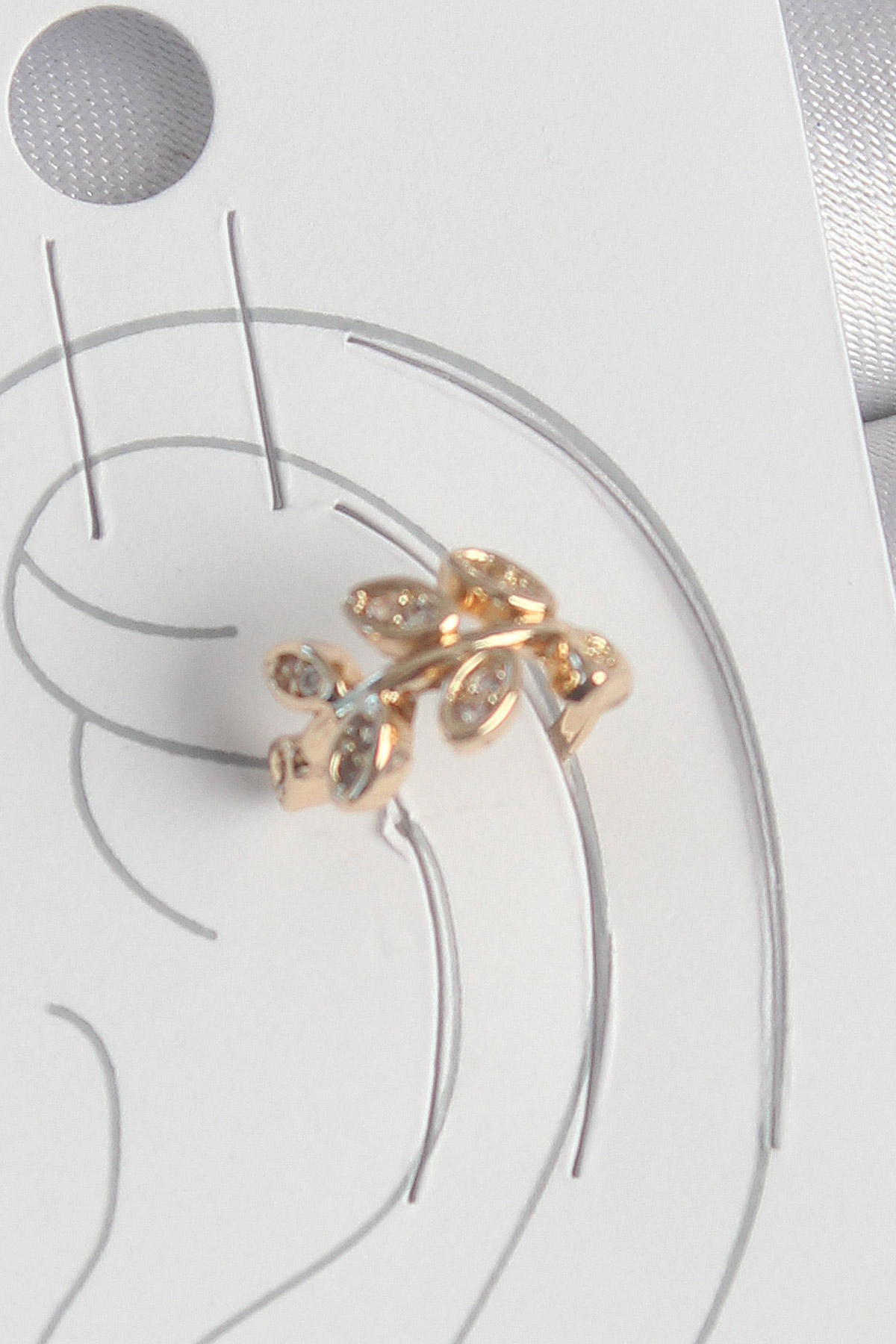 Pirinç Gold Renk Zirkon Taşlı Yaprak Model Kadın Kıkırdak Küpe - Lisinya