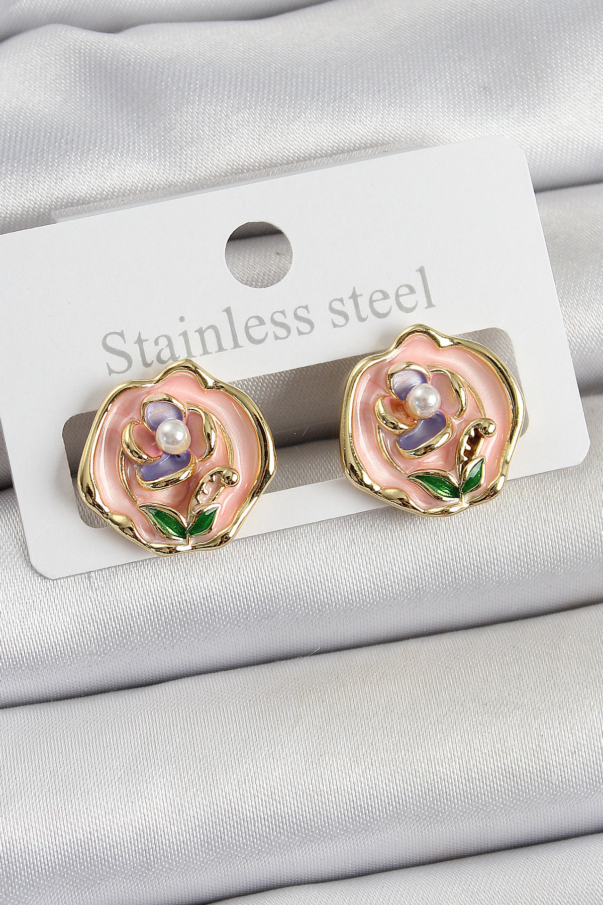 Pirinç Pembe Mineli Çiçek Figürlü Sanatsal Portre Model Gold Renk Kadın Küpe - Lisinya Pirinç Pembe Mineli Çiçek Figürlü Sanatsal Portre Model Gold Renk Kadın Küpe - Lisinya