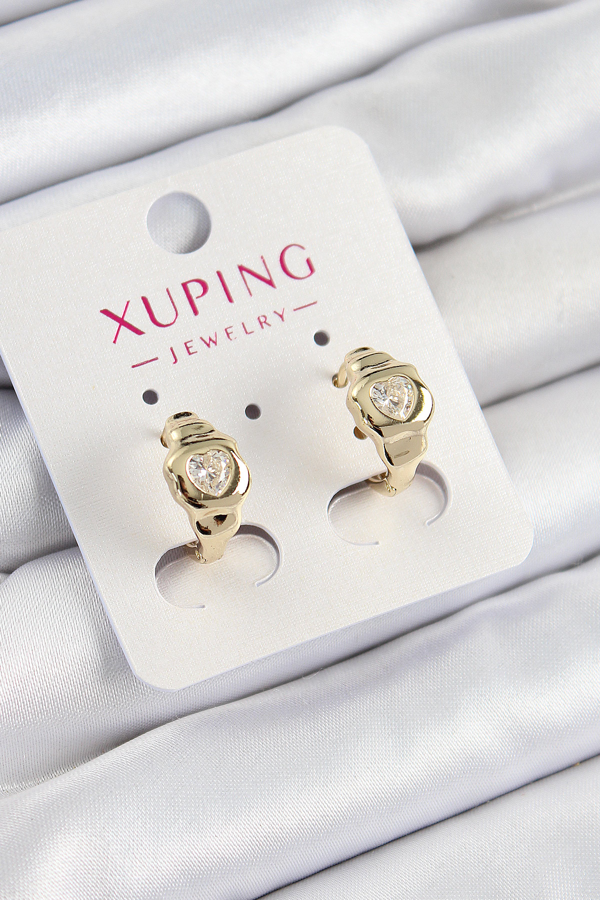 Xuping Zirkon Taşlı Kalp Model Gold Renk Kadın Küpe - Lisinya