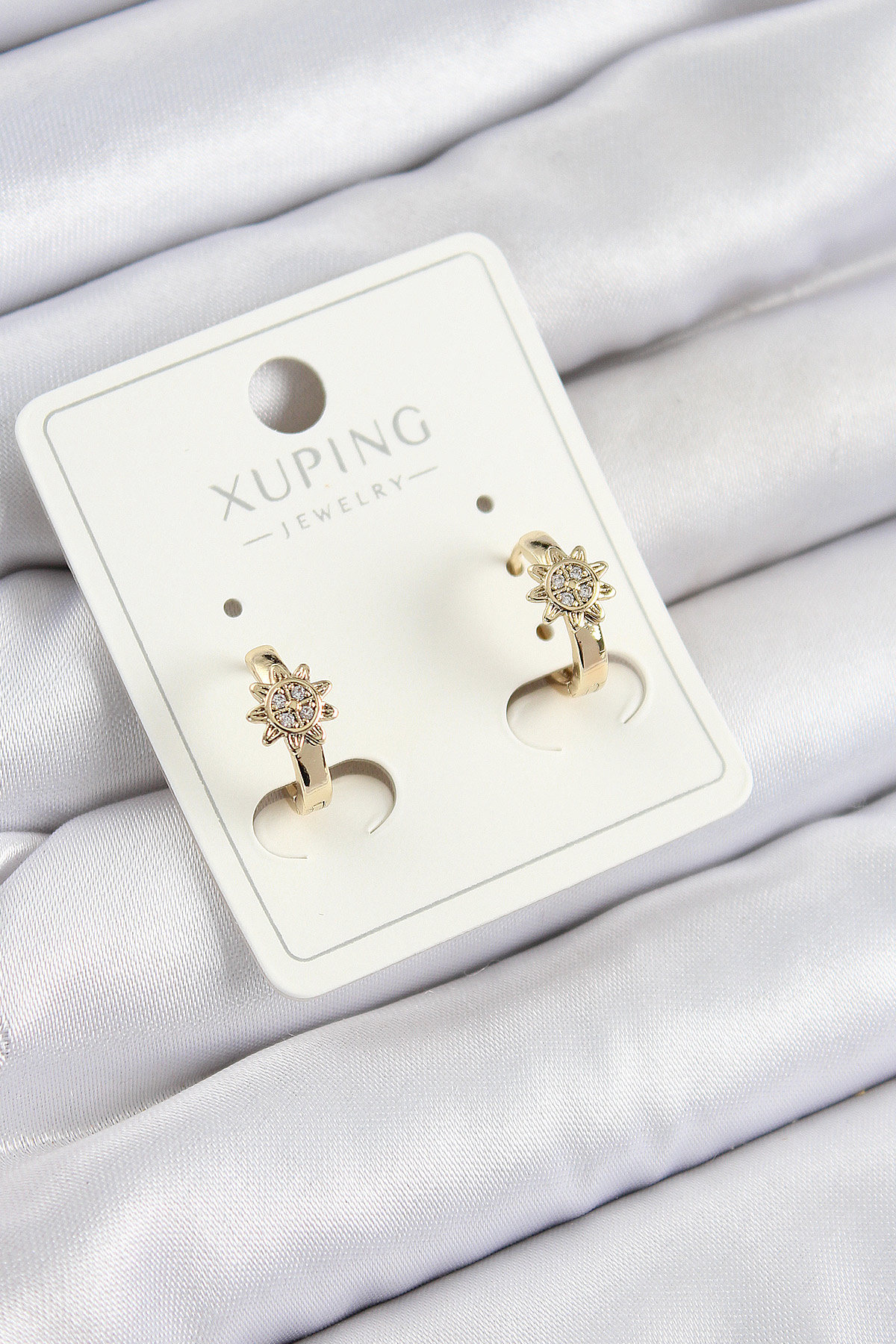 Xuping Zirkon Taşlı Çiçek Model Gold Renk Kadın Küpe - Lisinya