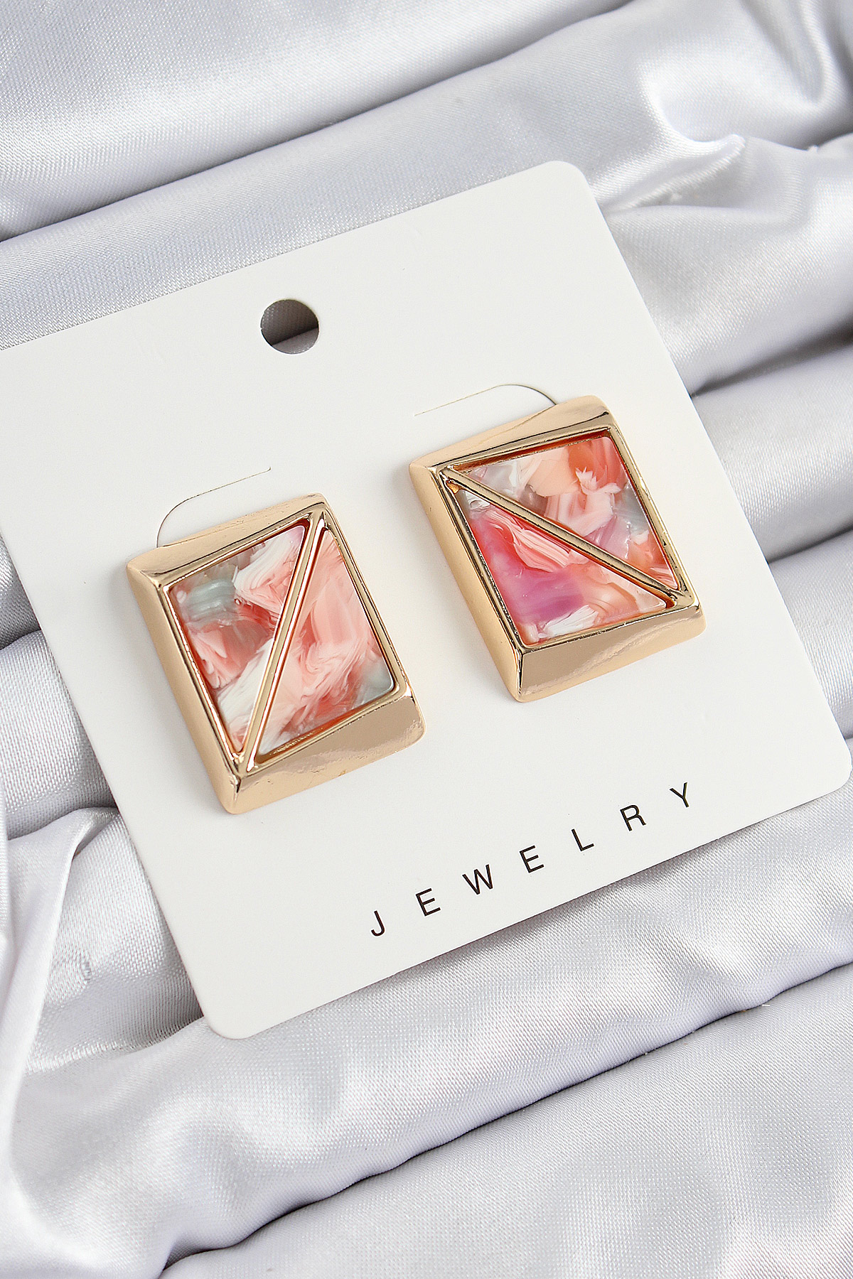Pirinç Pembe Üçgen Kesim Detaylı Kare Model Vintage Gold Renk Kadın Küpe - Lisinya