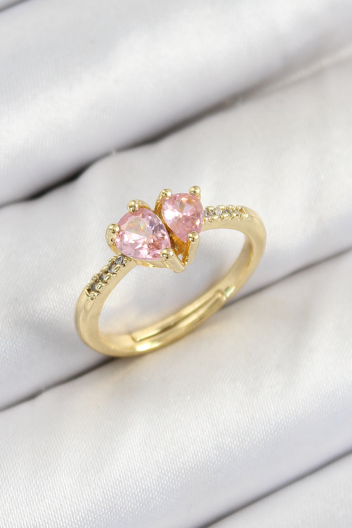 Pirinç Zirkon Taşlı Pembe Kalp Model Gold Renk Kadın Yüzük - Lisinya