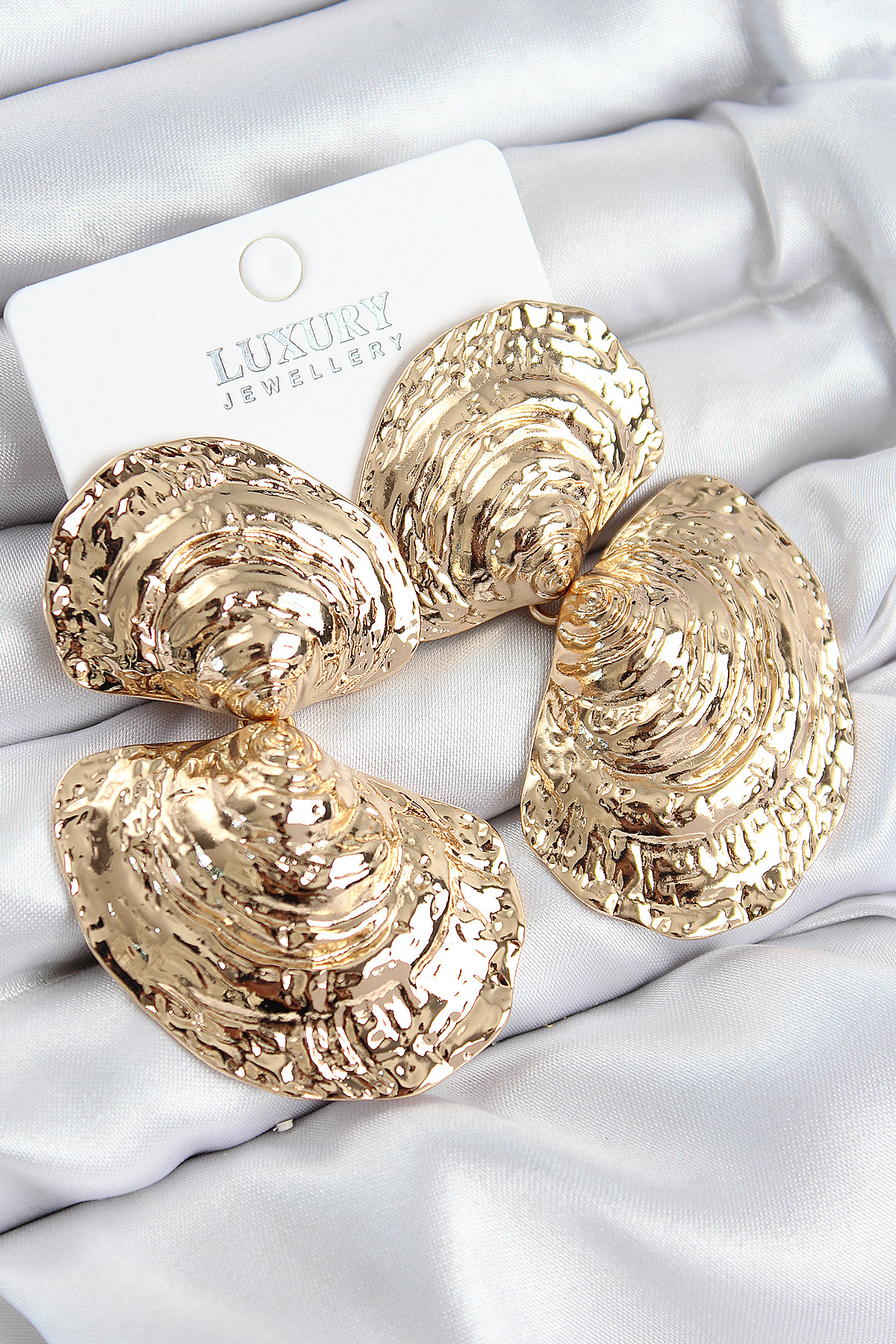 Pirinç Sallantılı Deniz Kabuğu Model Gold Renk Kadın Küpe - Lisinya