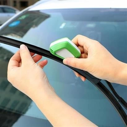 Araç Silecek Bakımı Onarımı  Ve  Silecek Temizleme Aparatı Silecek Yenileyici ( Lisinya )