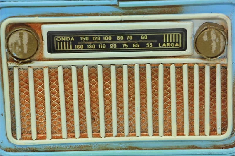 Vintage Tasarım Dekoratif Metal Radyo ( Lisinya )
