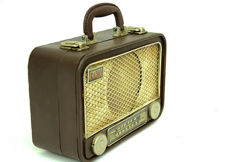 Vintage Tasarım Dekoratif Metal Radyo Bavul ( Lisinya )
