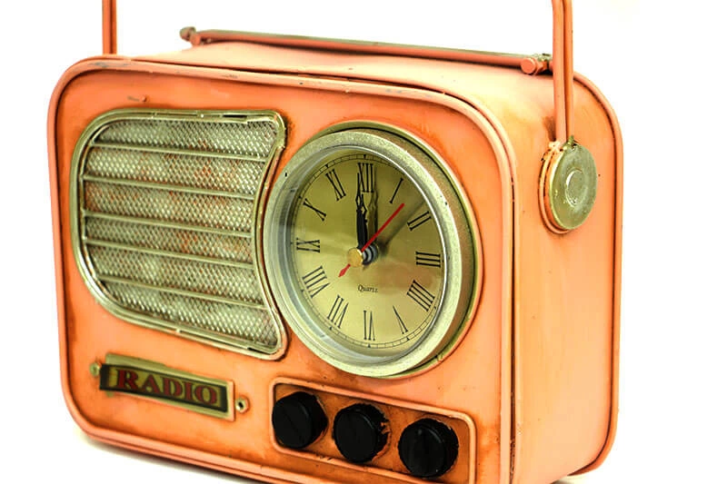 Vintage Tasarım Dekoratif Metal Radyo Saat ( Lisinya )