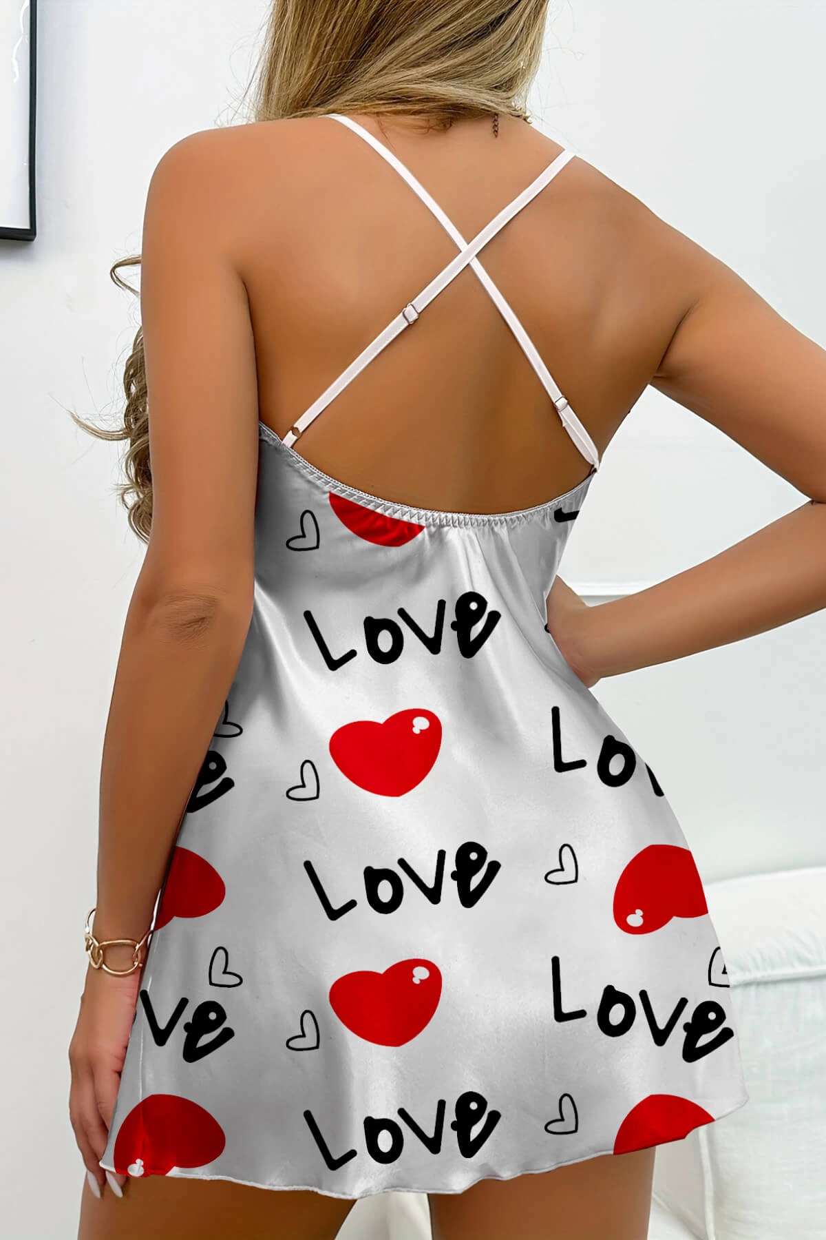 Love Desenli Beyaz Saten Gecelik Love Desenli Beyaz Saten Gecelik