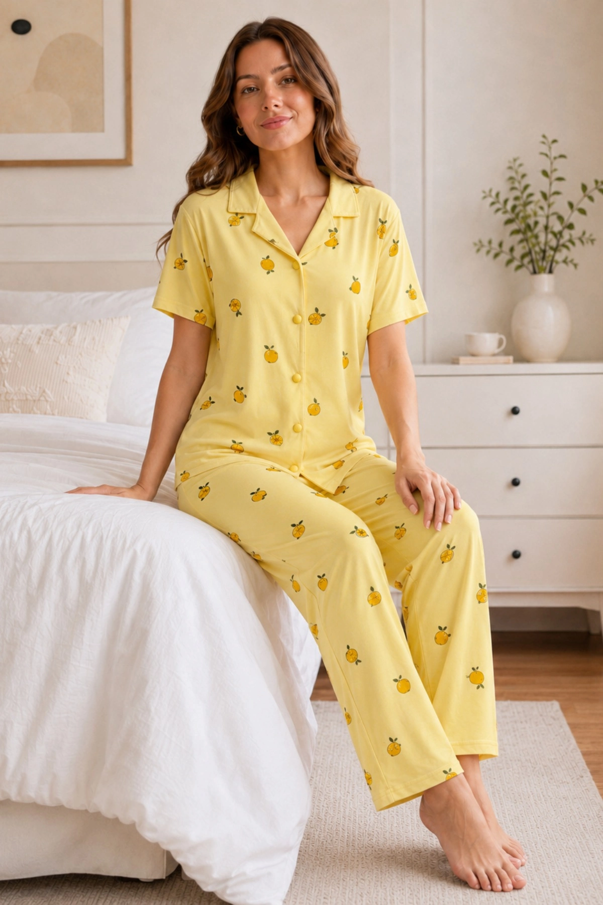Sarı Limon Desenli Kısa Kollu Gömlek Yaka Milan Kumaş Kadın Pijama Takımı Sarı Limon Desenli Kısa Kollu Gömlek Yaka Milan Kumaş Kadın Pijama Takımı