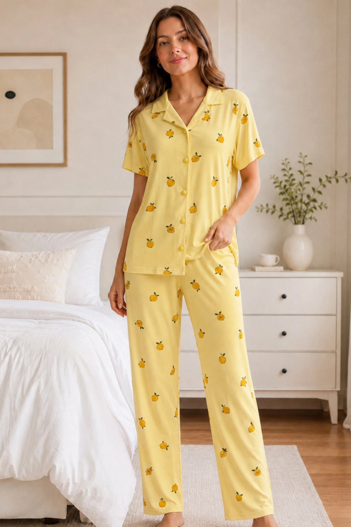 Sarı Limon Desenli Kısa Kollu Gömlek Yaka Milan Kumaş Kadın Pijama Takımı Sarı Limon Desenli Kısa Kollu Gömlek Yaka Milan Kumaş Kadın Pijama Takımı