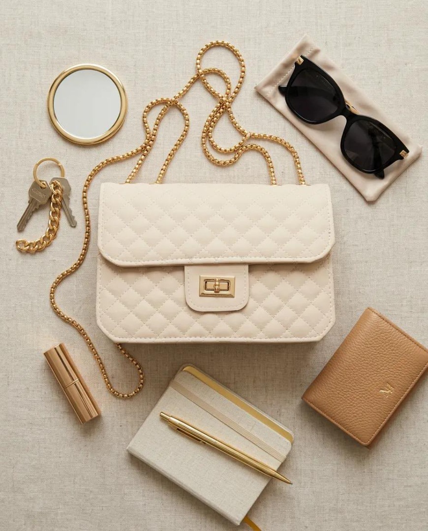 Krem Kapitone Suni Deri Gold Zincirli Omuz Çanta 23×16 cm - Lisinya