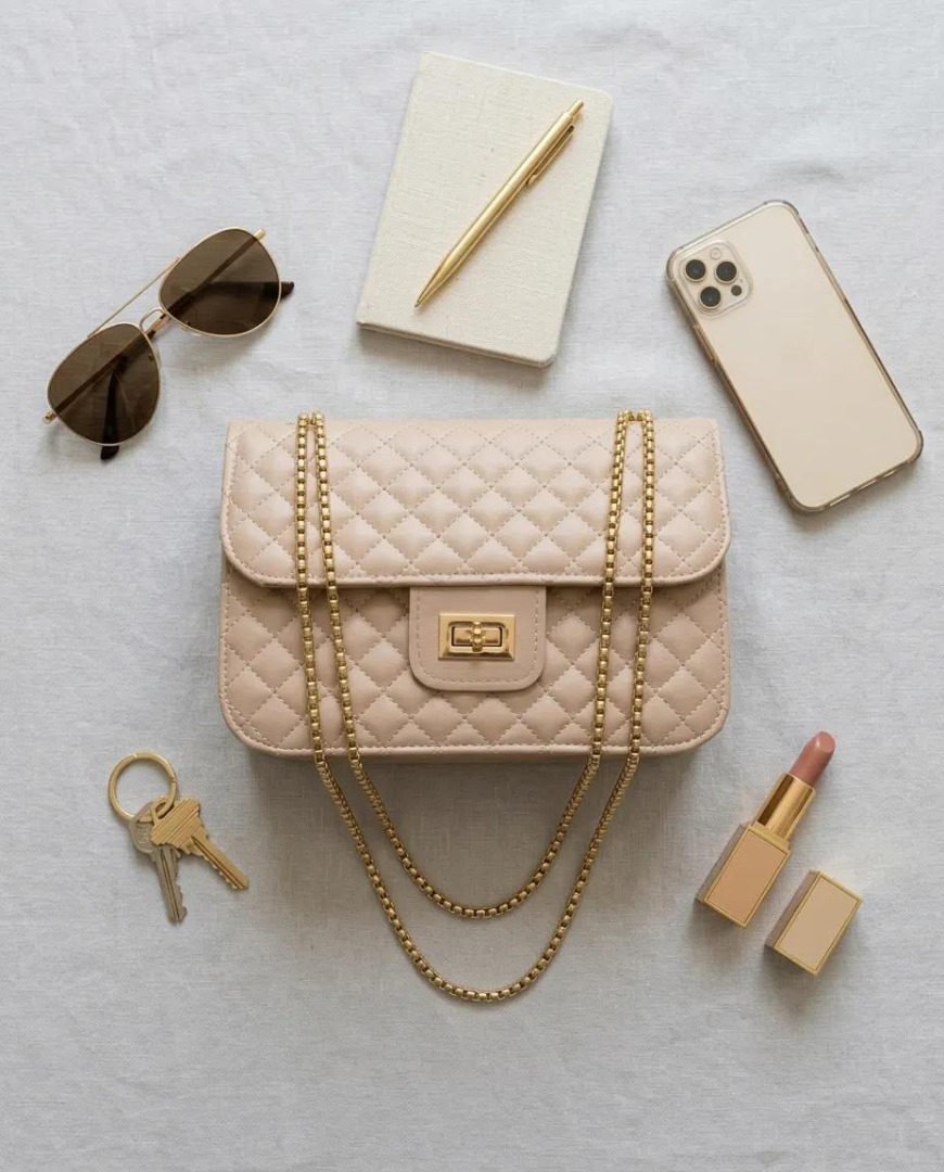 Bej Kapitone Suni Deri Gold Zincirli Omuz Çanta 23×16 cm - Lisinya Bej Kapitone Suni Deri Gold Zincirli Omuz Çanta 23×16 cm - Lisinya