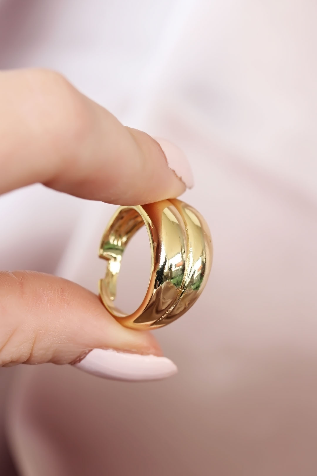 Metal Gold Renk Ayarlamalı Kadın Yüzük - Lisinya Metal Gold Renk Ayarlamalı Kadın Yüzük - Lisinya