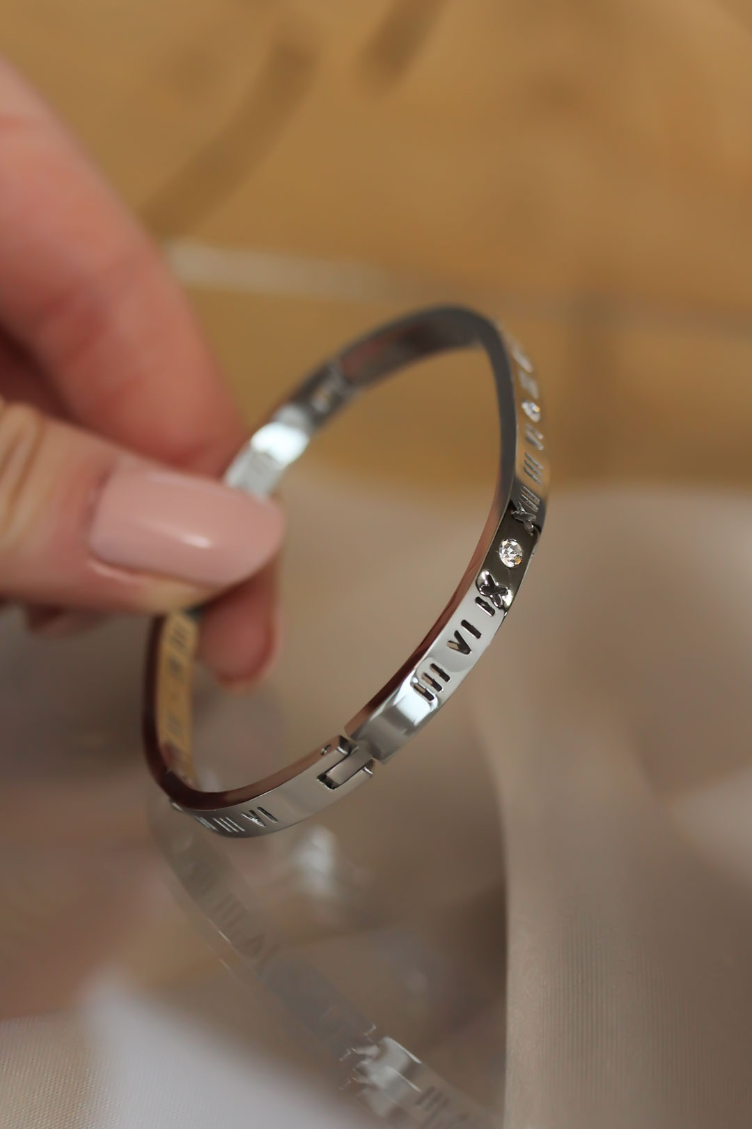 316L Çelik Roma Rakamlı Silver Renk Bilezik Kelepçe - Lisinya 316L Çelik Roma Rakamlı Silver Renk Bilezik Kelepçe - Lisinya