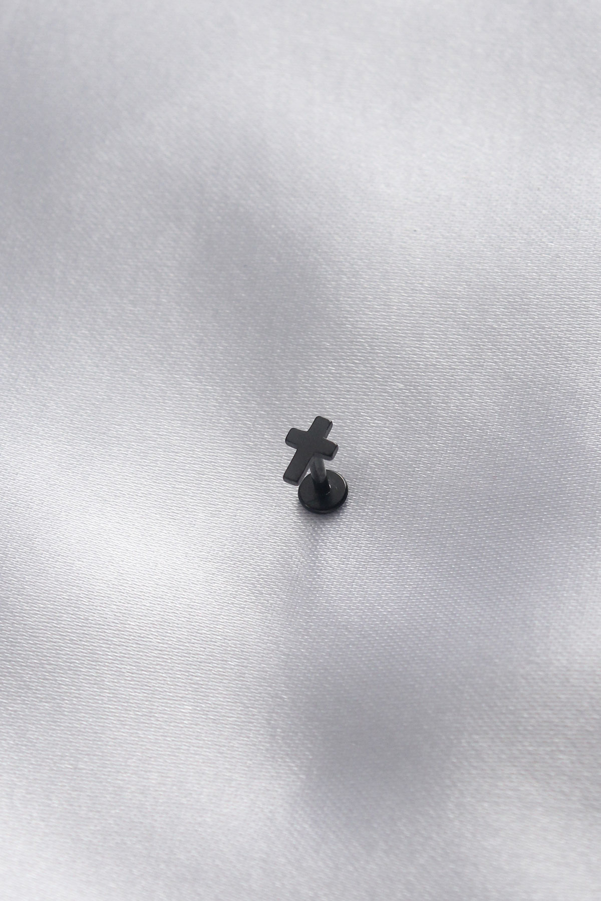 316L Cerrahi Çelik Siyah Renk Tragus Piercing - Lisinya 316L Cerrahi Çelik Siyah Renk Tragus Piercing - Lisinya