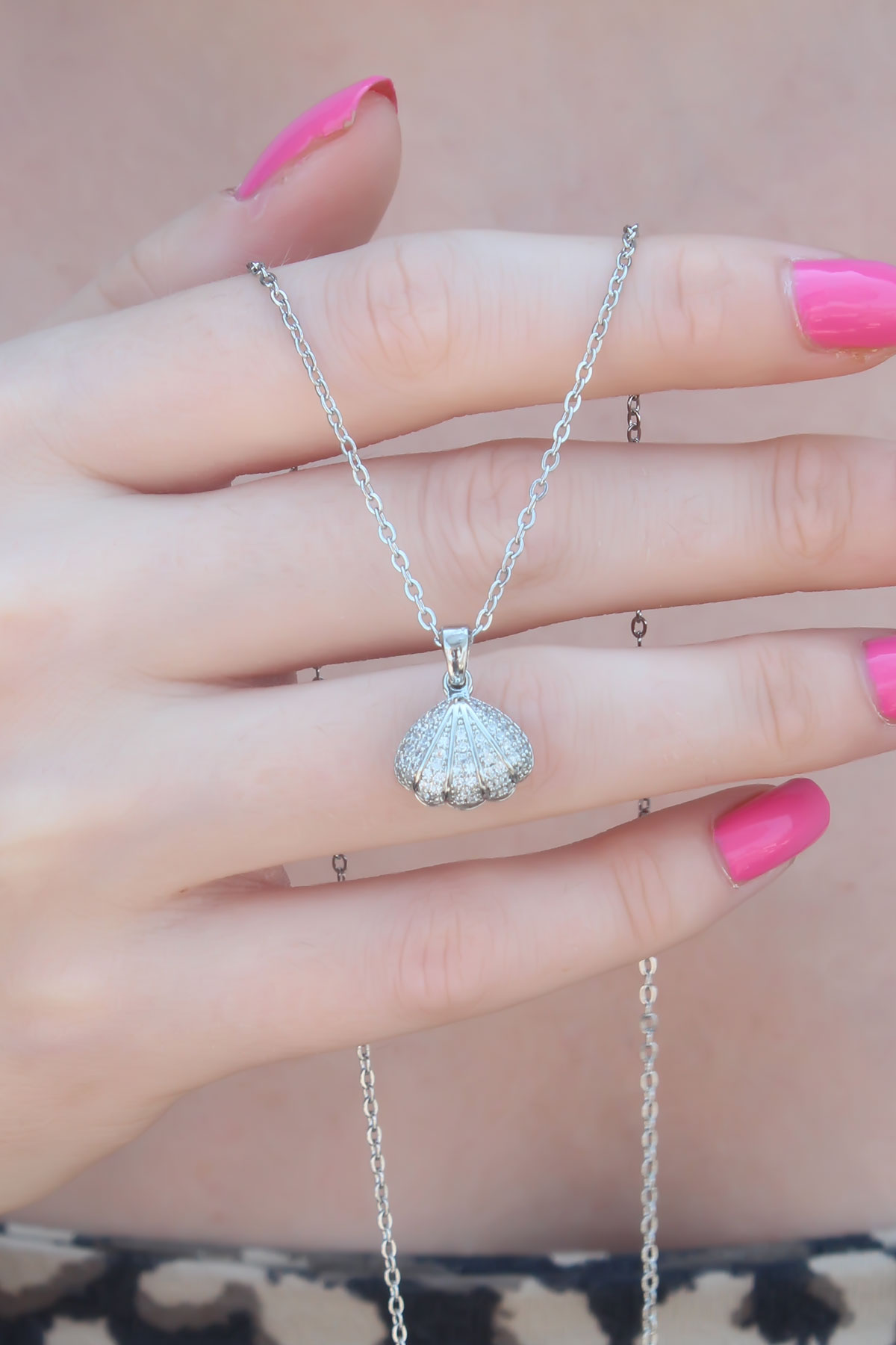 316L Çelik Gümüş Renk Açılır Midye Model Kadın Kolye - Lisinya